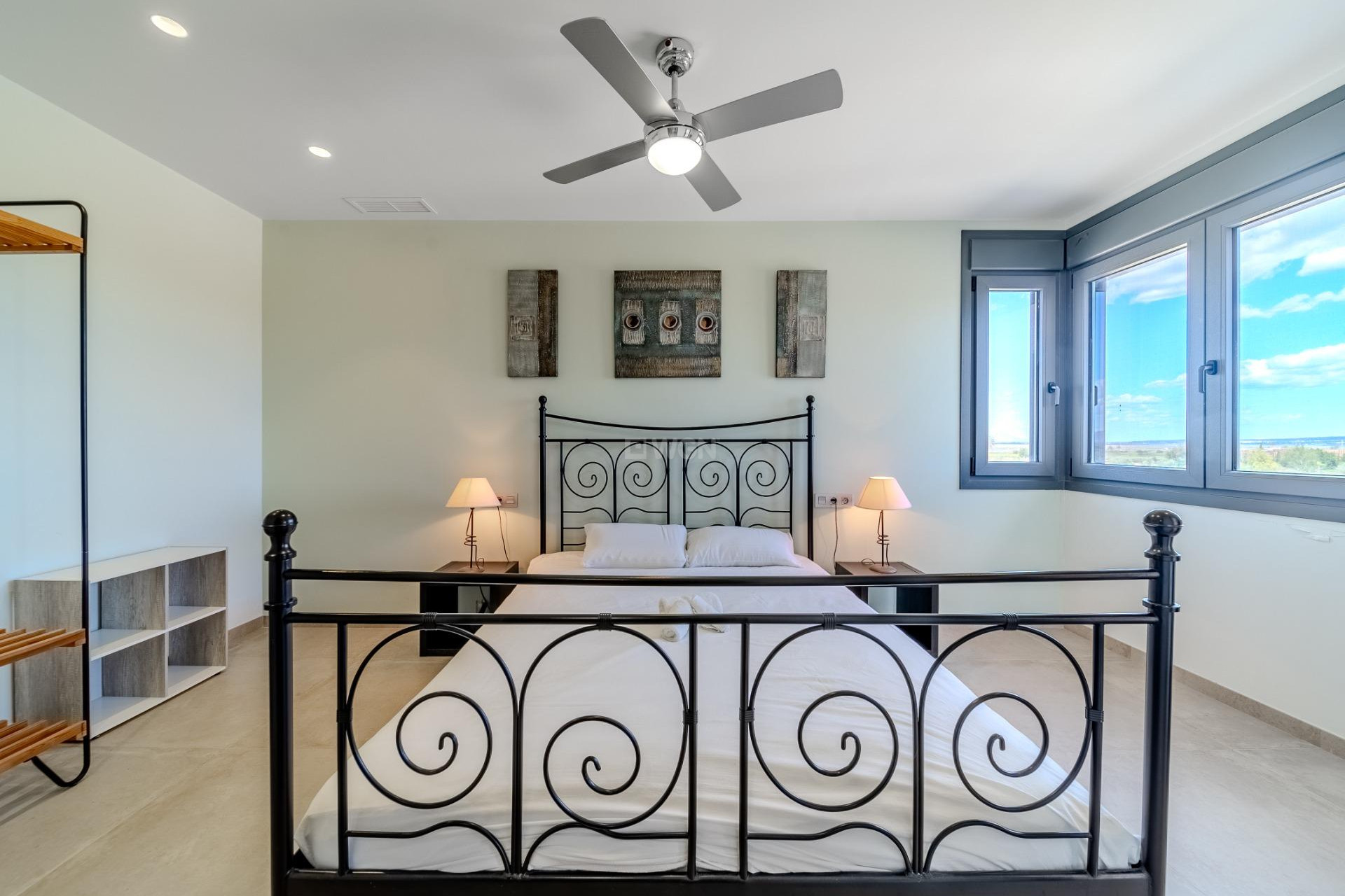 Resale - Villa - La Marina