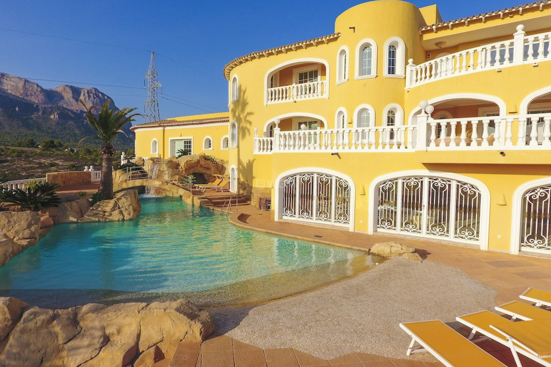Resale - Villa - La Nucía - Costa Blanca