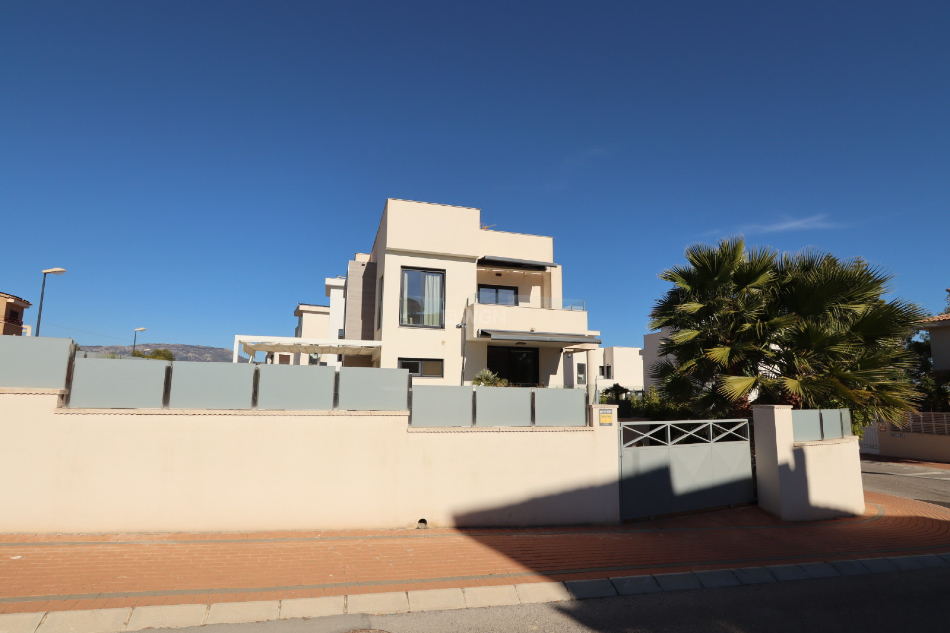 Resale - Villa - La Nucía - Costa Blanca