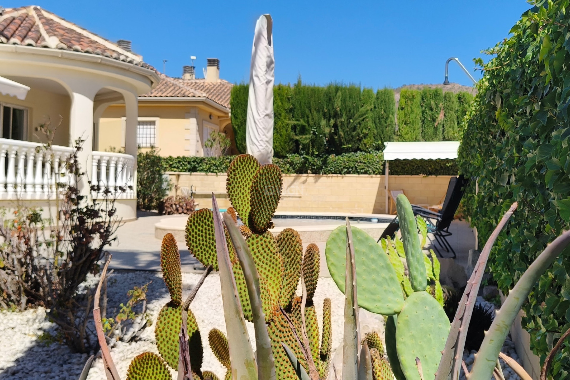 Resale - Villa - La Romana - Inland