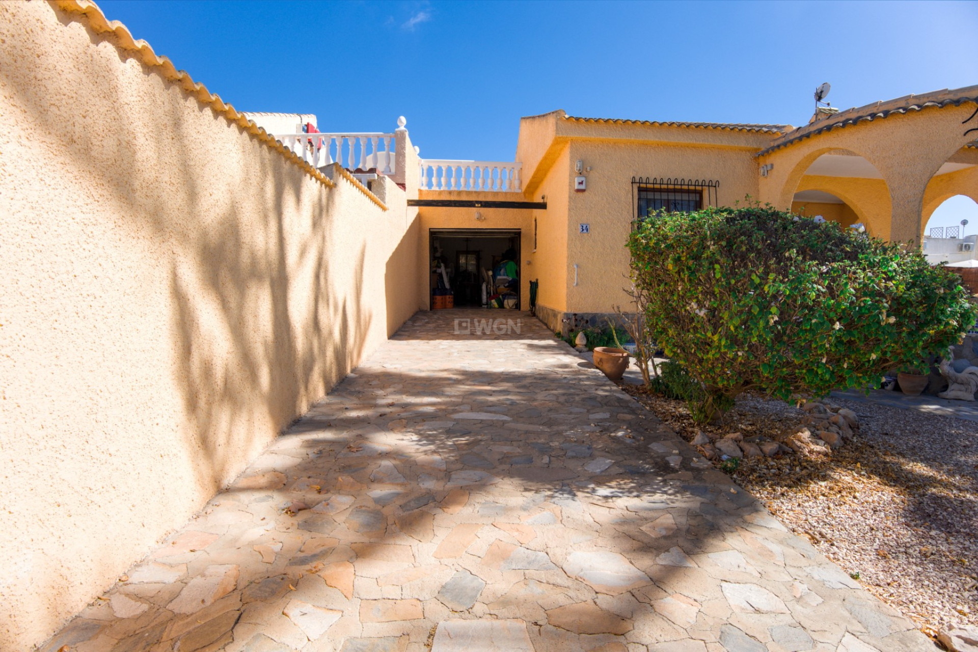 Resale - Villa - La Siesta - Costa Blanca