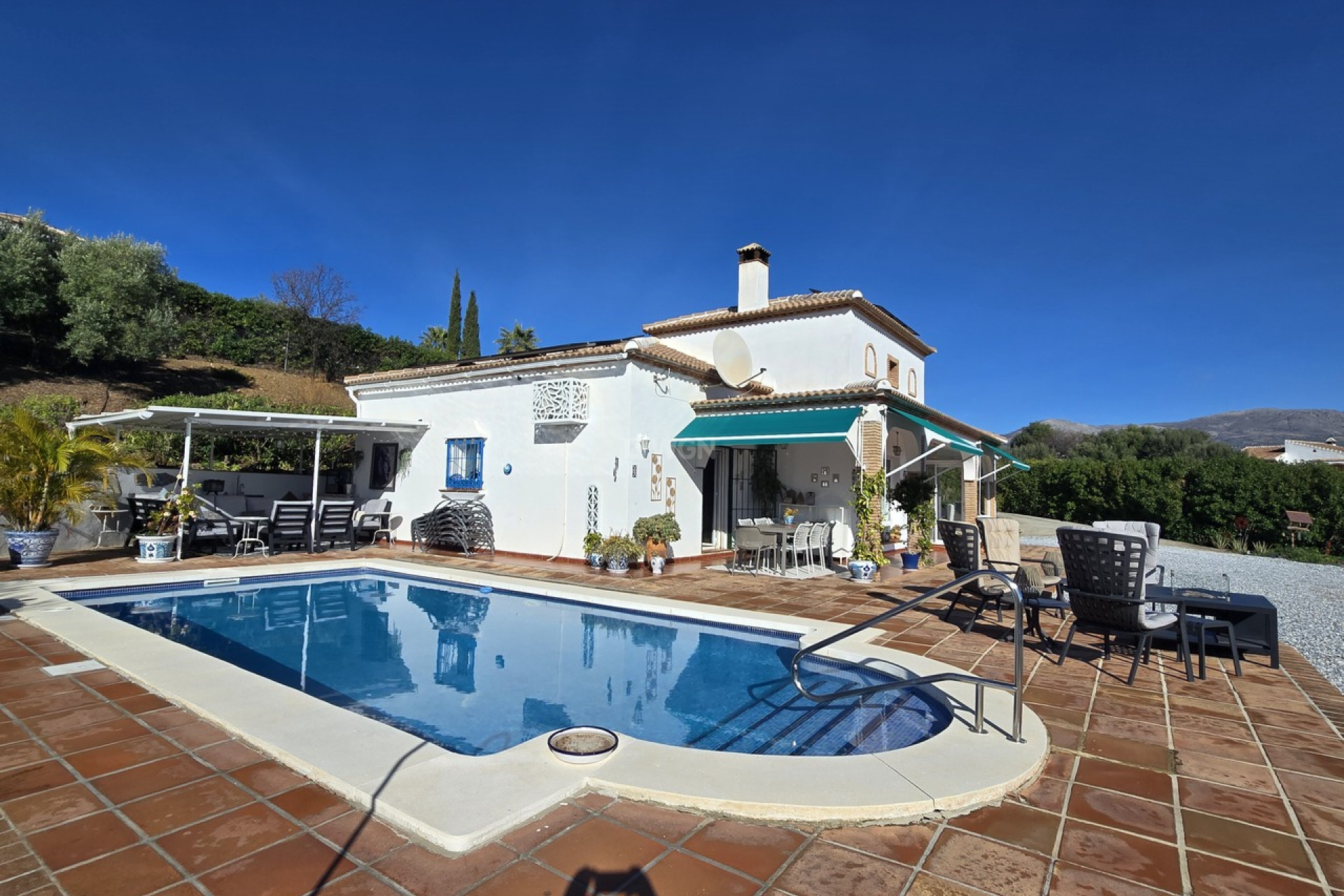 Resale - Villa - La Vinuela - Inland