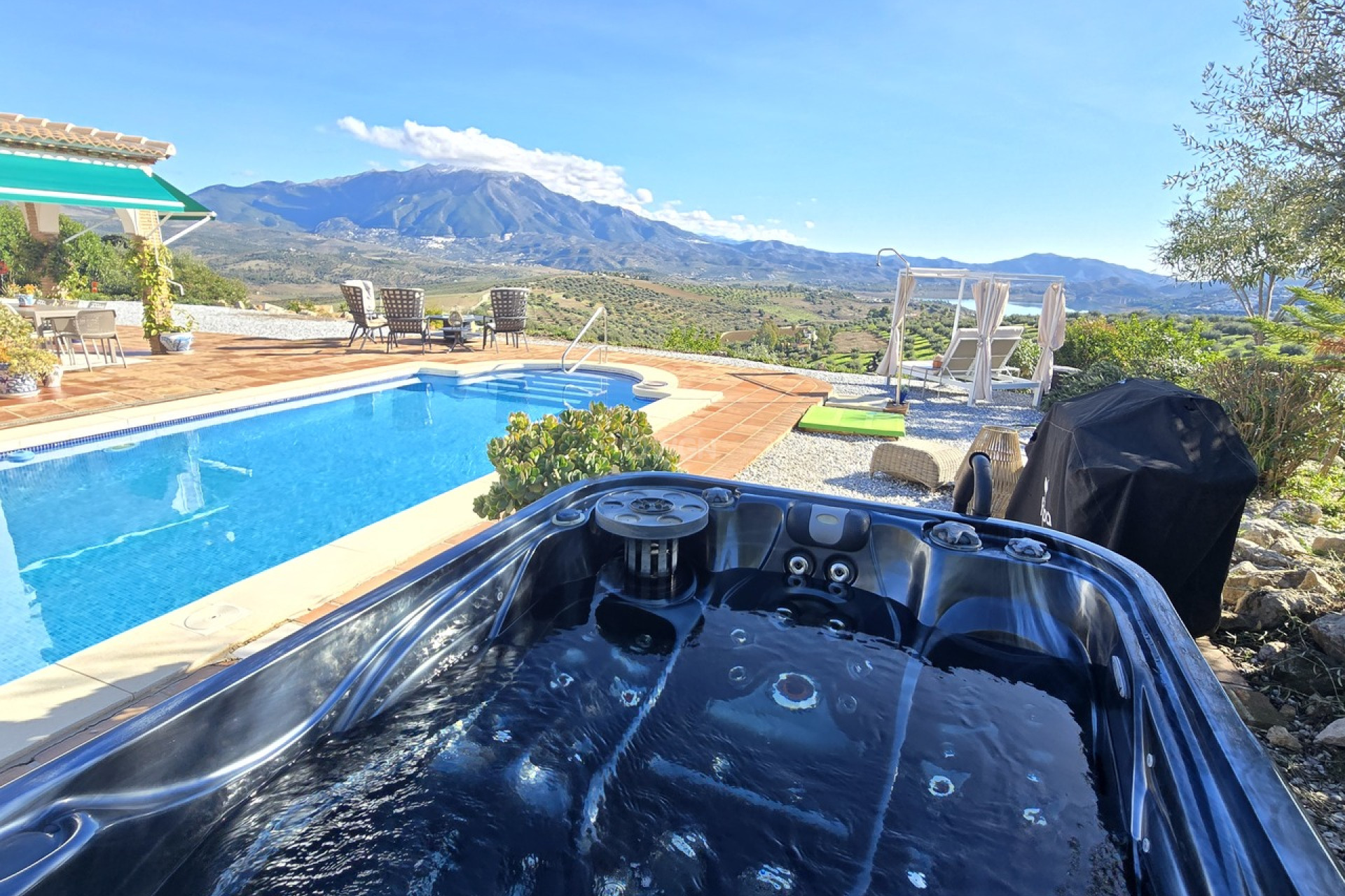 Resale - Villa - La Vinuela - Inland