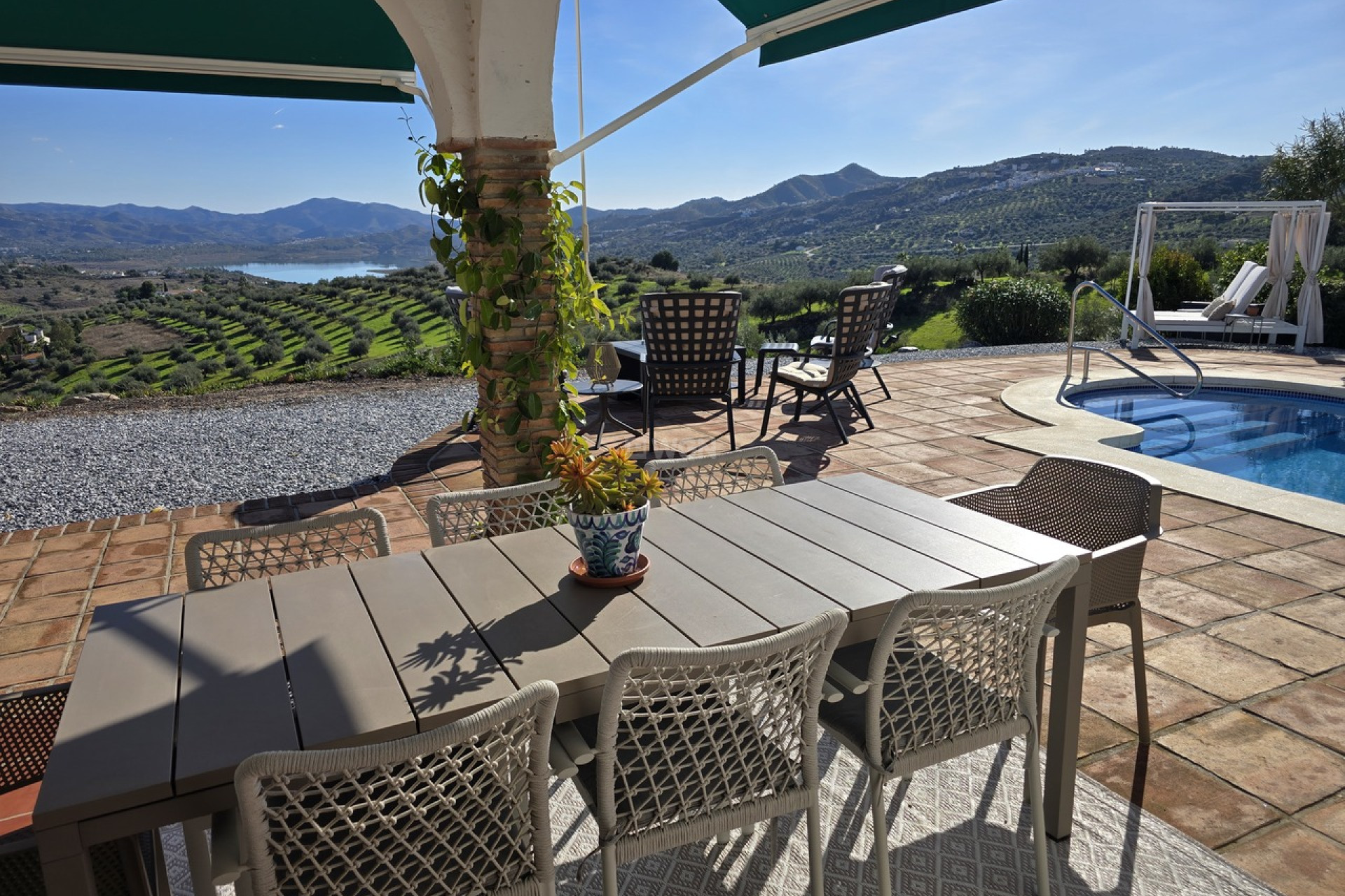 Resale - Villa - La Vinuela - Inland