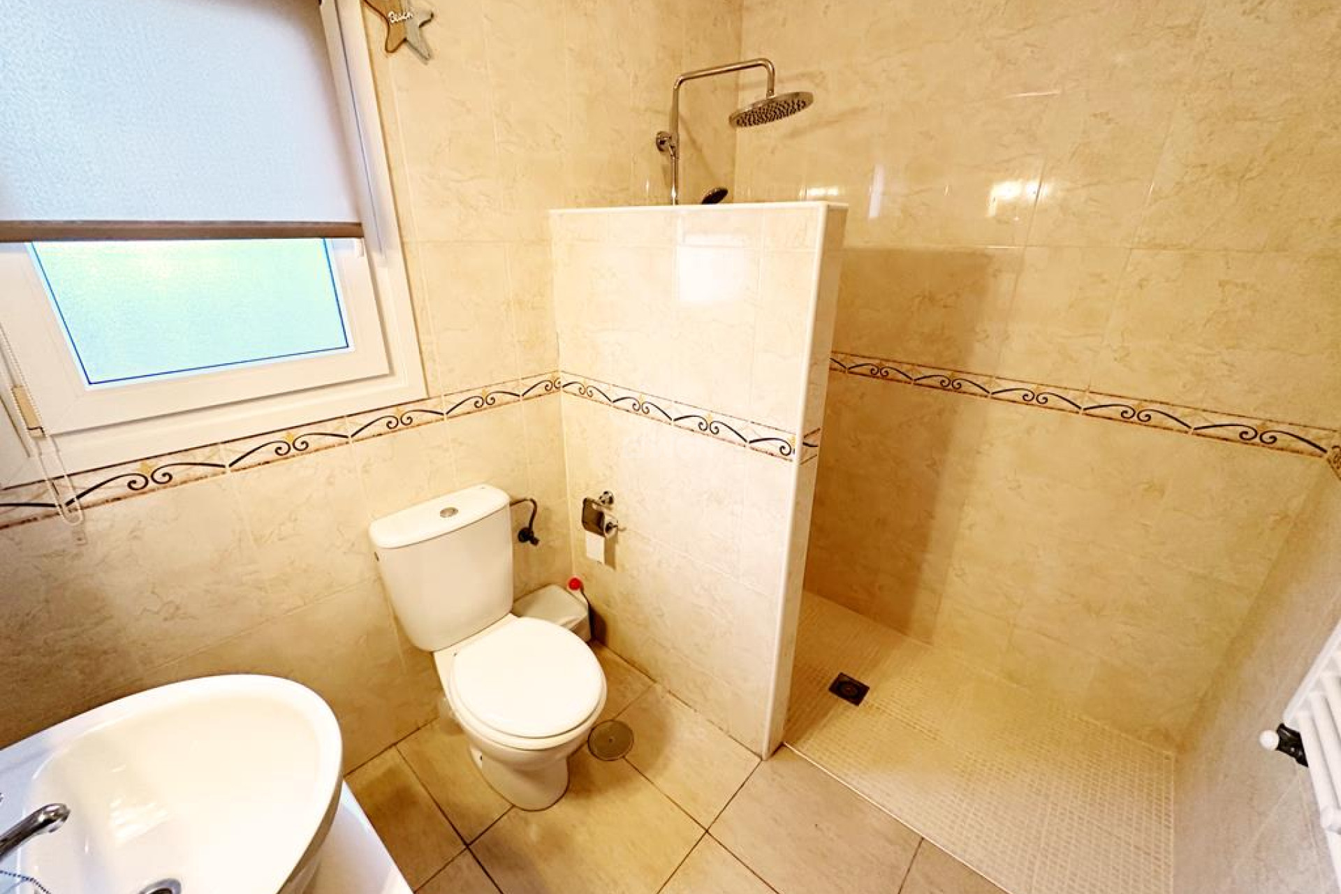 Resale - Villa - Lo Santiago - Inland