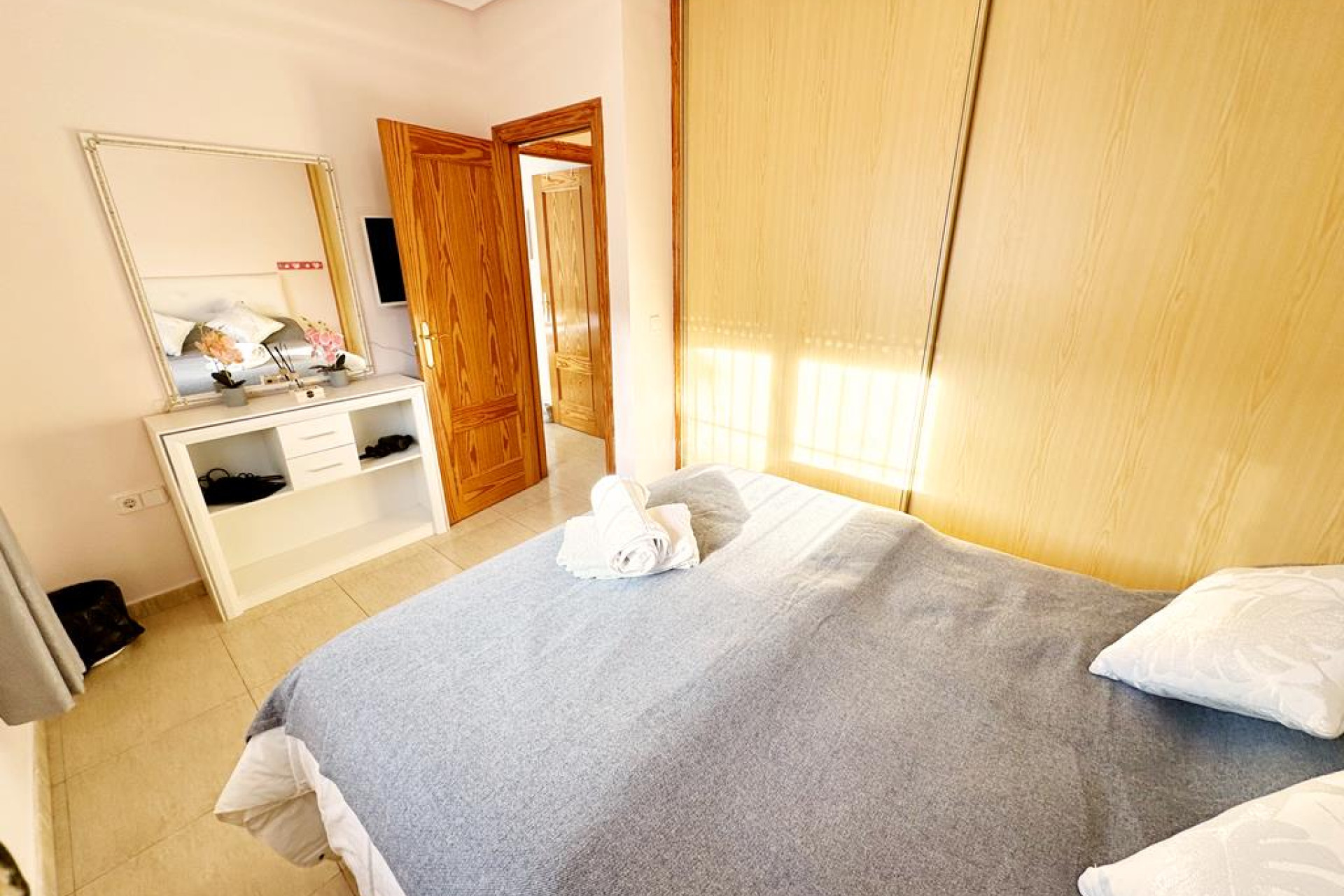 Resale - Villa - Lo Santiago - Inland