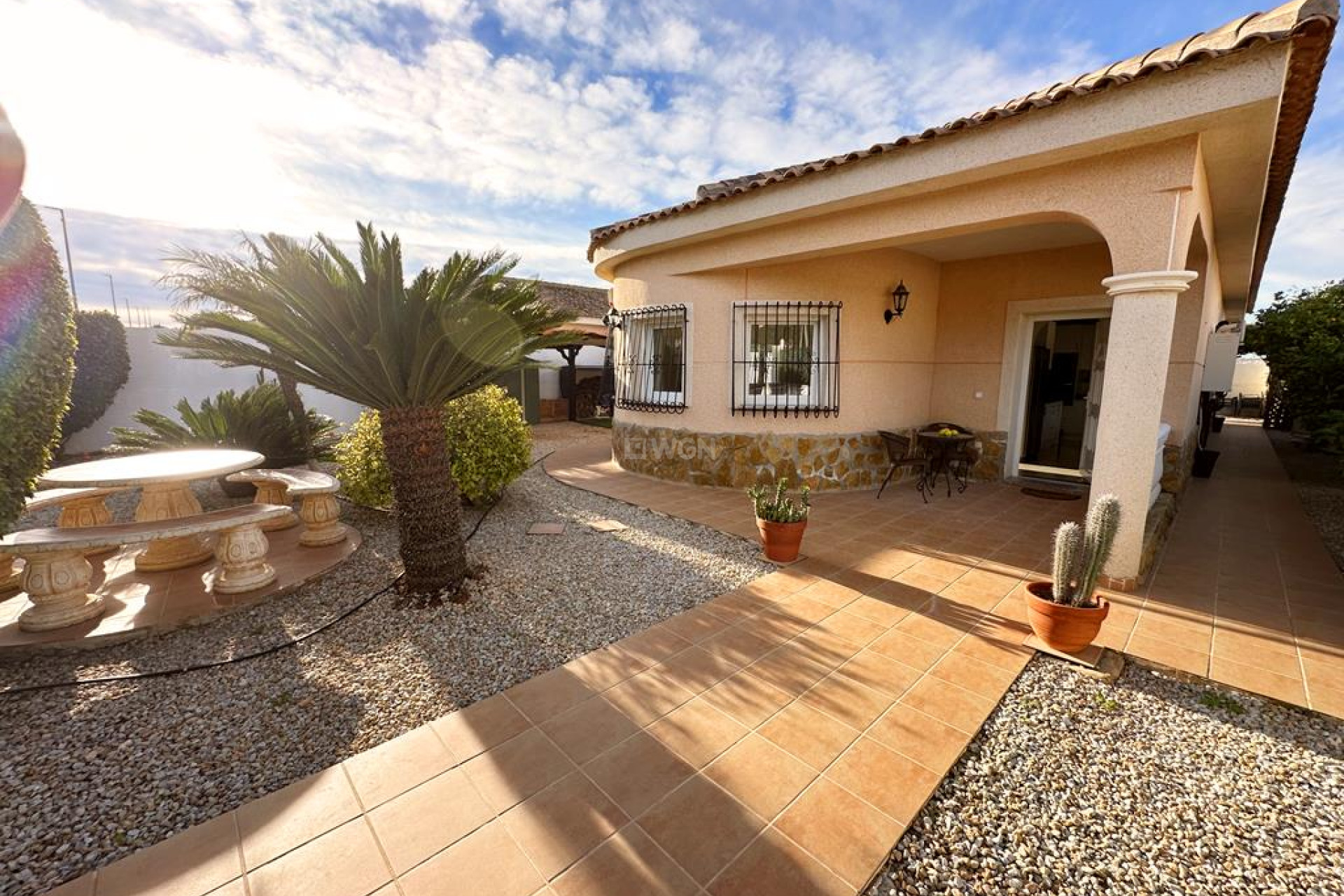 Resale - Villa - Lo Santiago - Inland