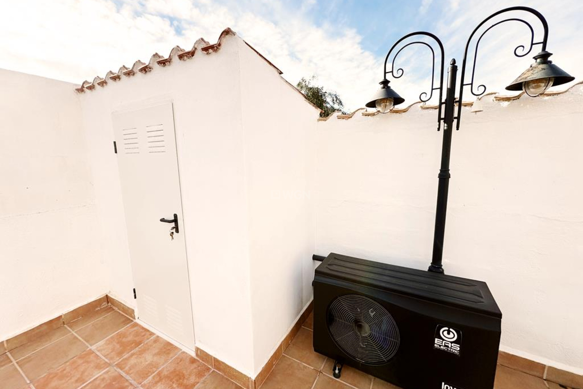 Resale - Villa - Lo Santiago - Inland