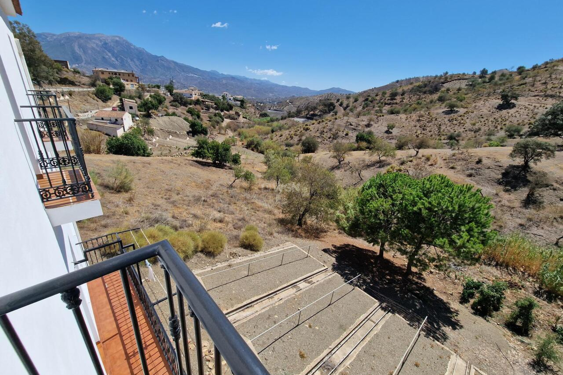 Resale - Villa - Los Romanes - Inland