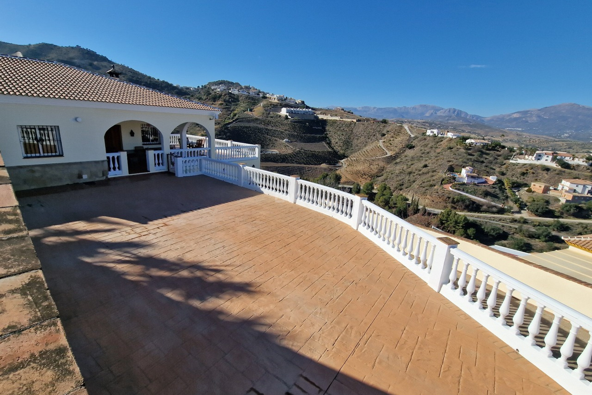 Resale - Villa - Los Romanes - Inland