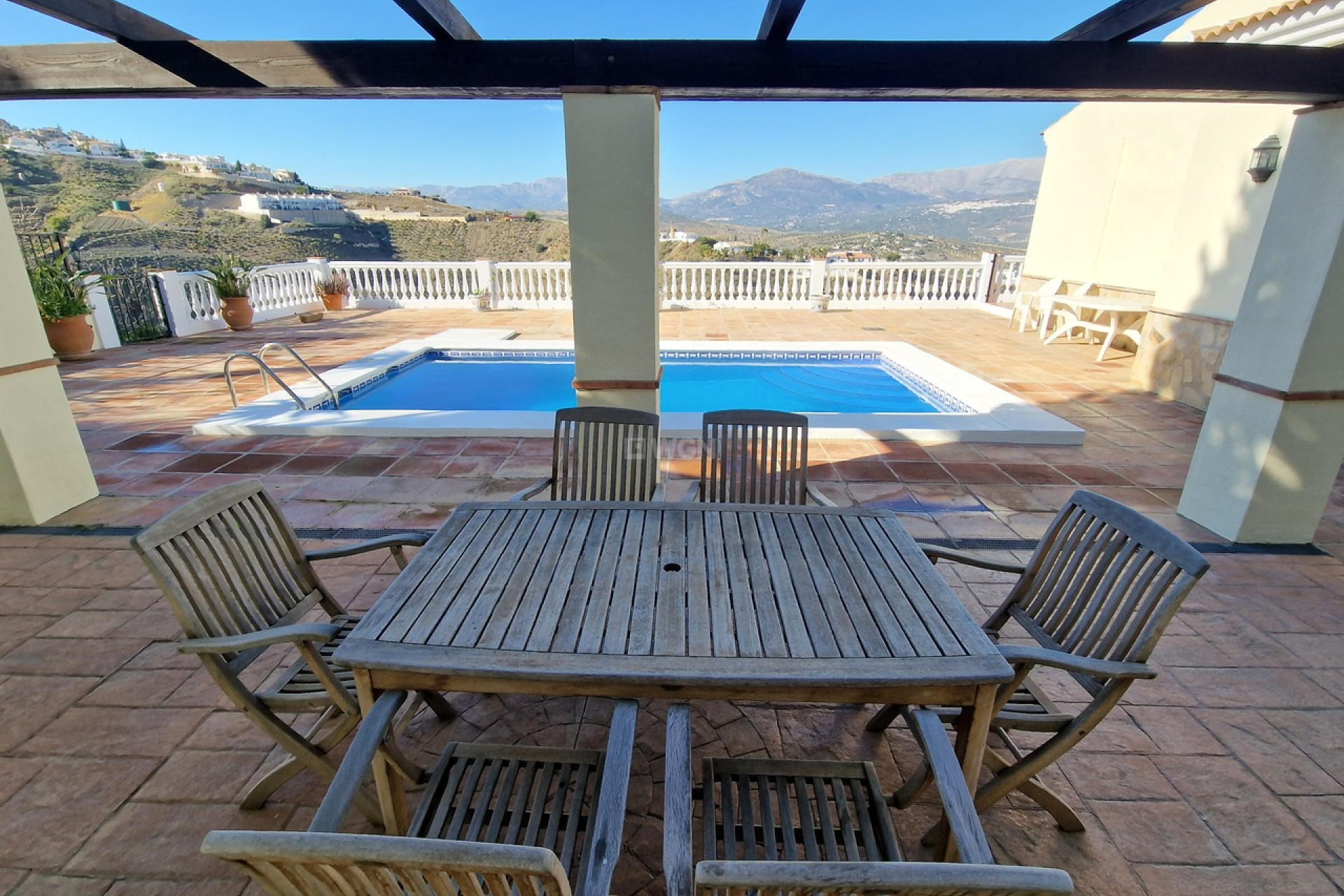 Resale - Villa - Los Romanes - Inland