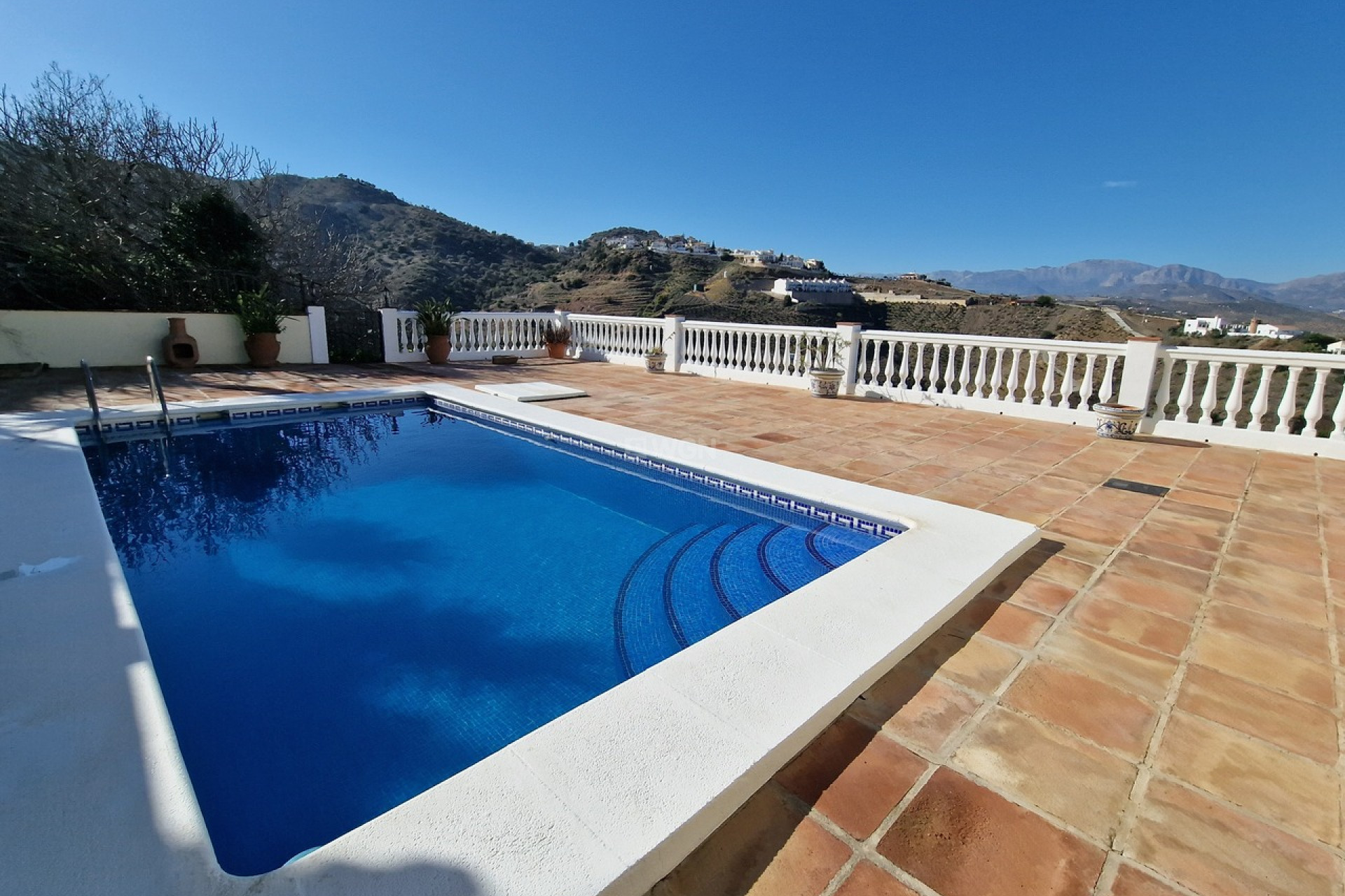 Resale - Villa - Los Romanes - Inland