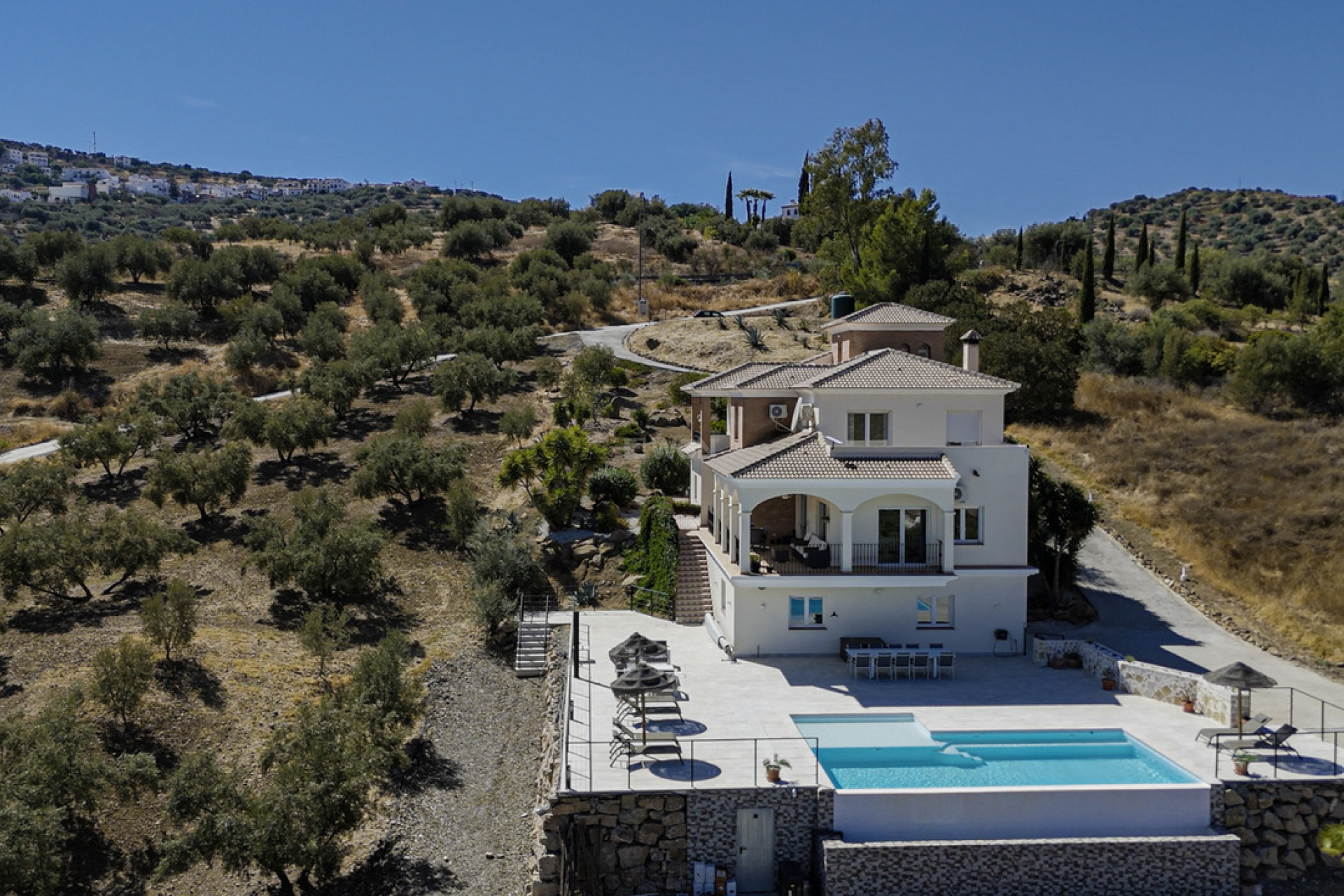 Resale - Villa - Los Romanes - Inland