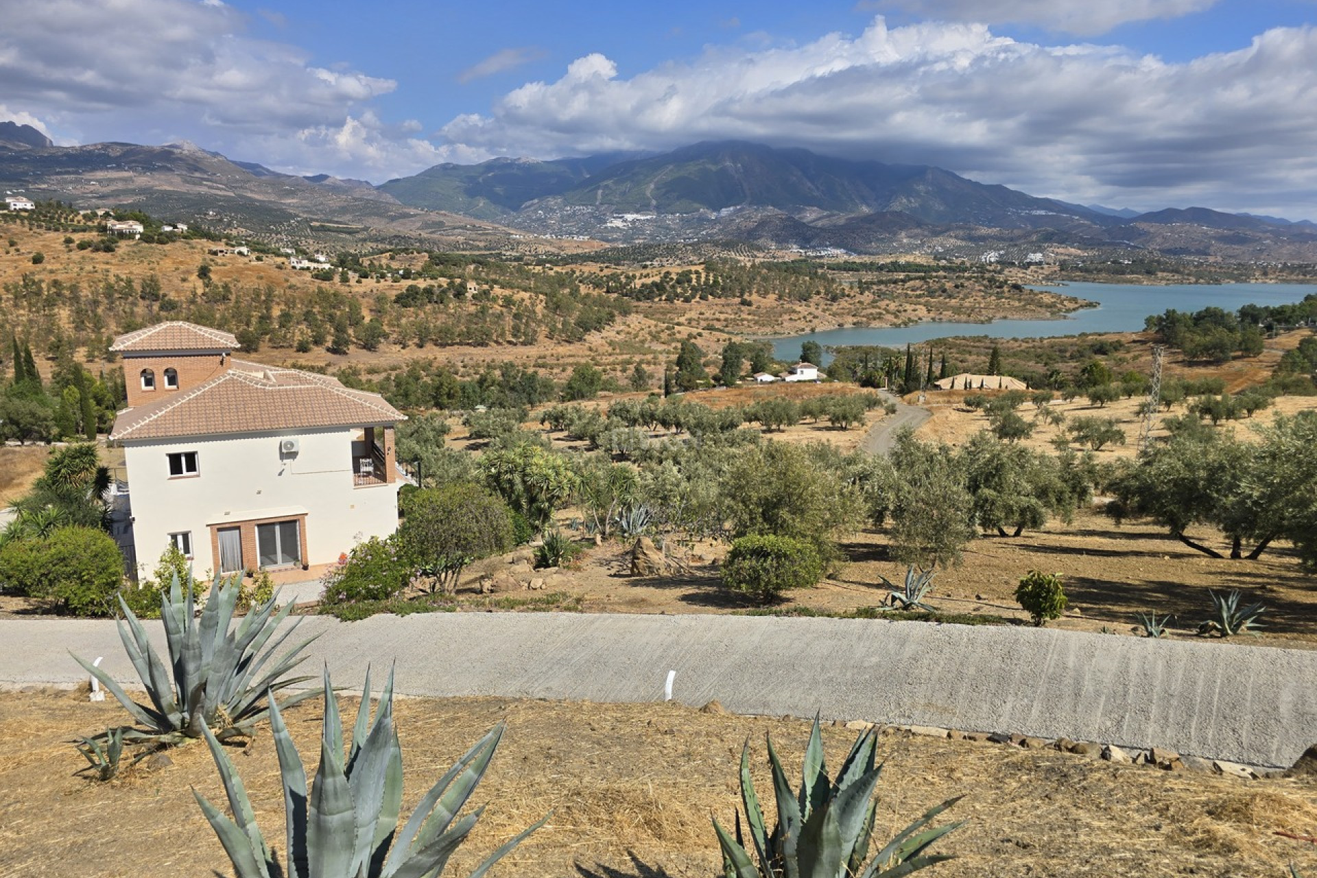 Resale - Villa - Los Romanes - Inland