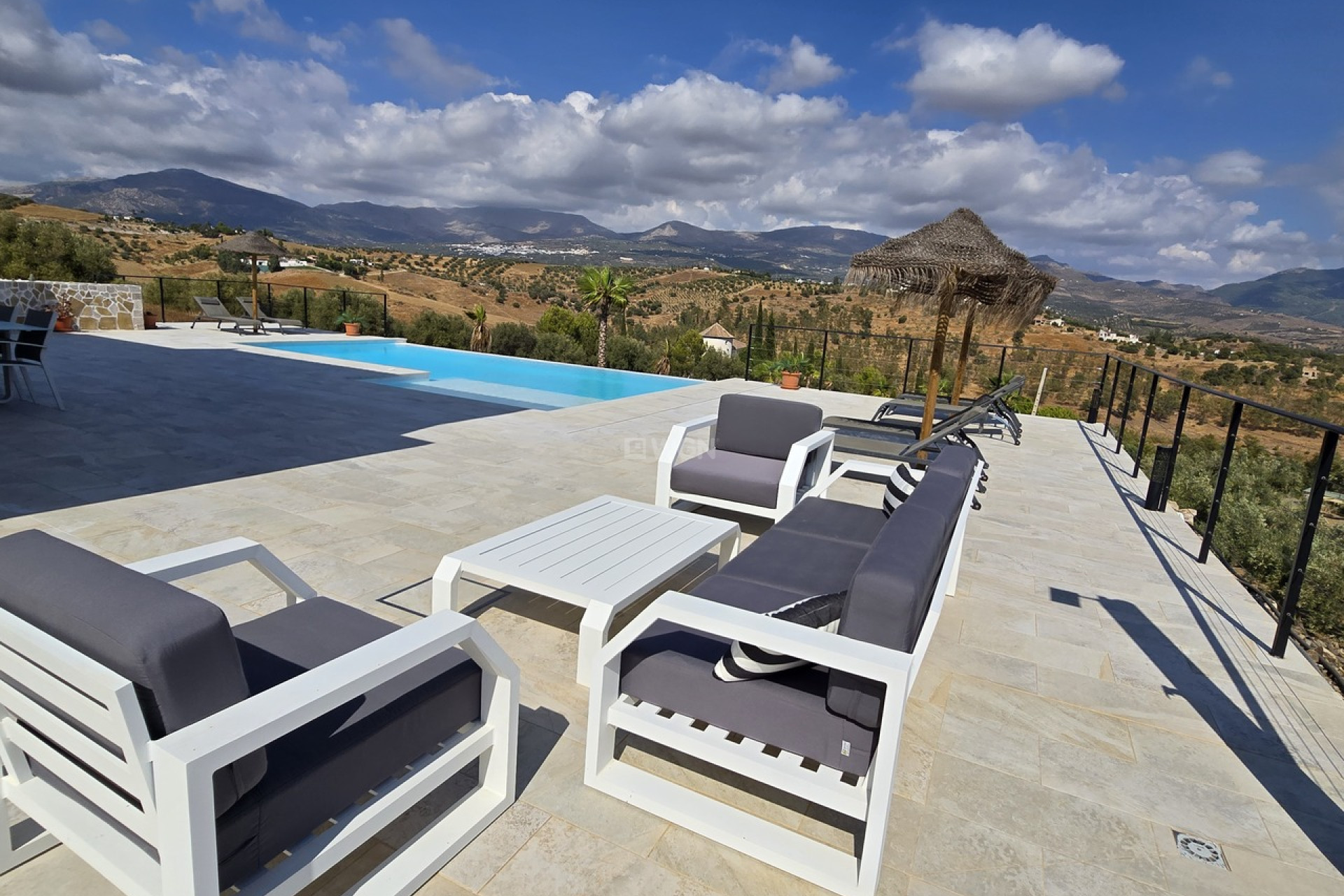 Resale - Villa - Los Romanes - Inland