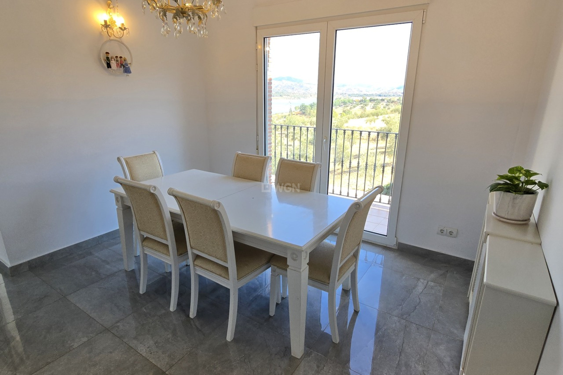 Resale - Villa - Los Romanes - Inland