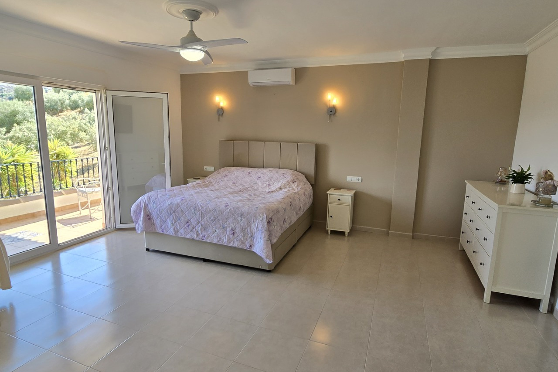 Resale - Villa - Los Romanes - Inland