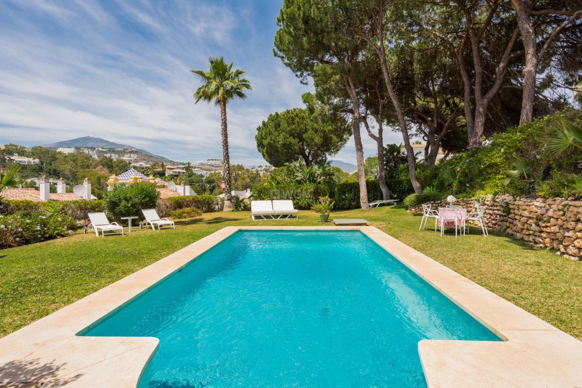 Resale - Villa - Marbella - Costa del Sol