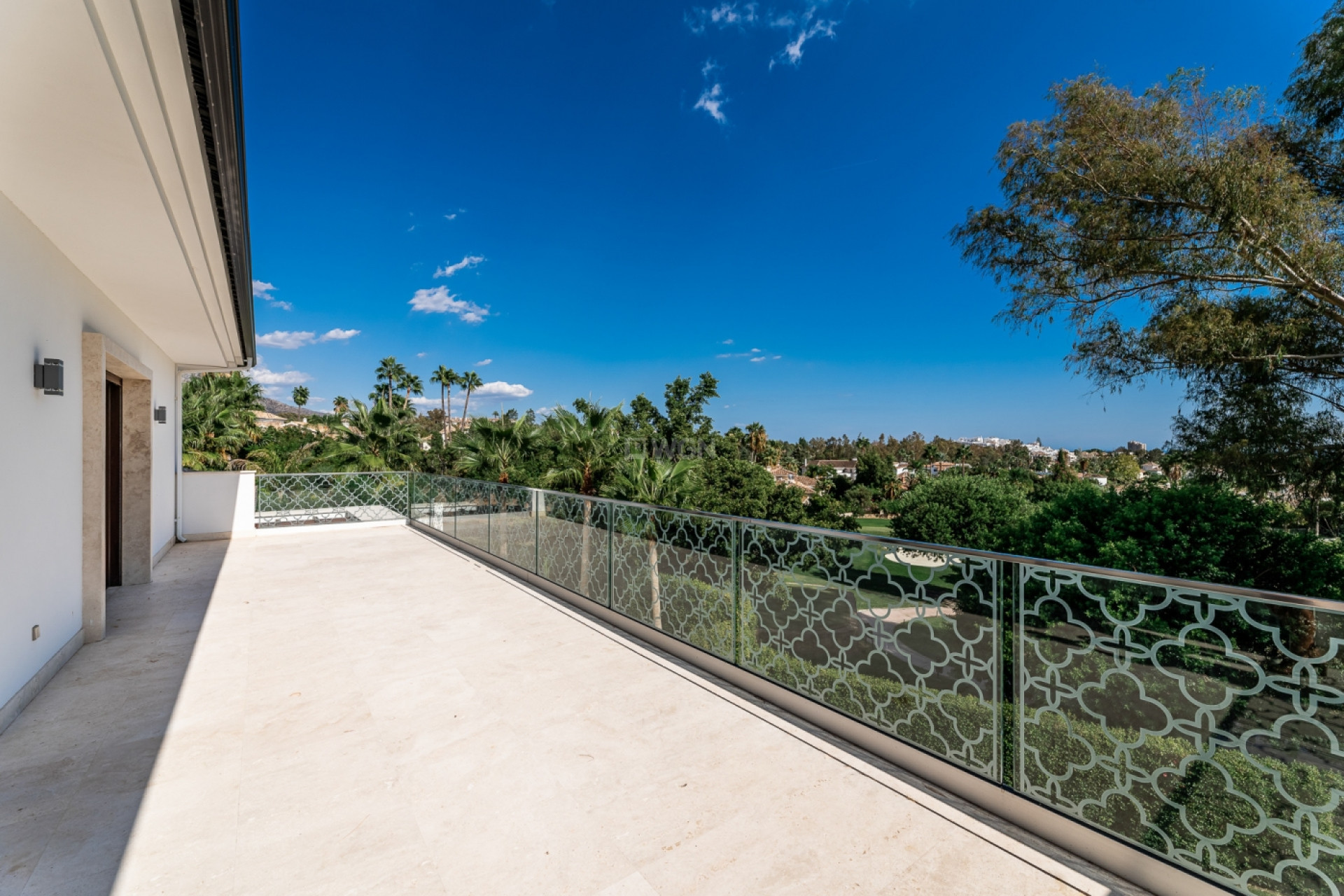 Resale - Villa - Nueva Andalucía - Costa del Sol