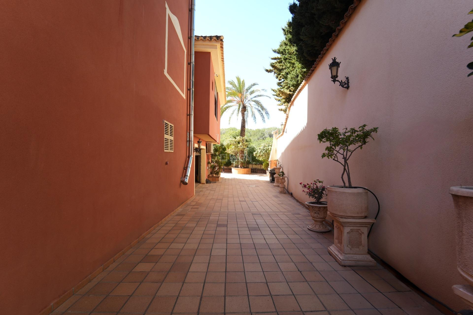 Resale - Villa - Orihuela Costa - Campoamor