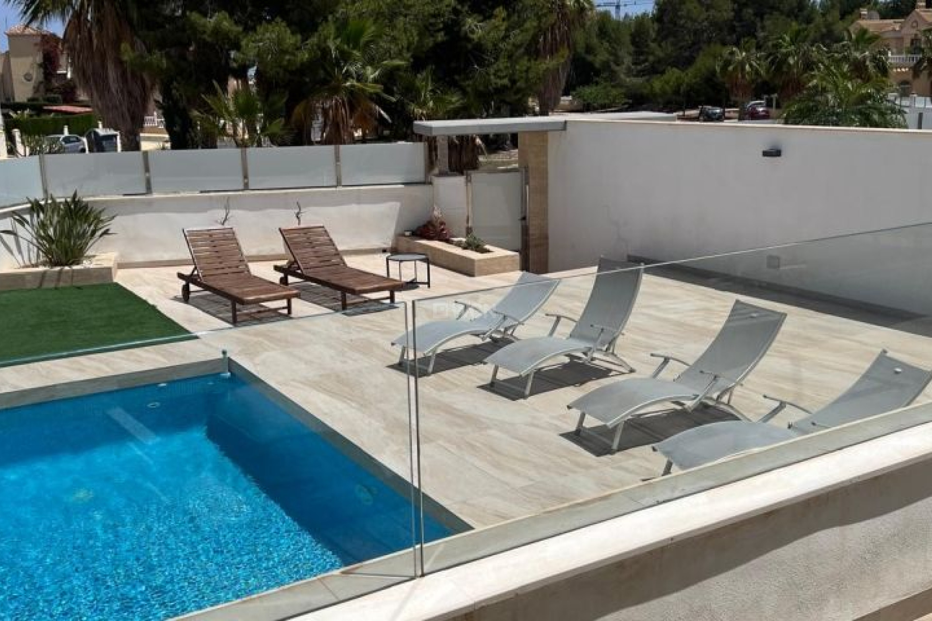 Resale - Villa - Orihuela Costa - Costa Blanca