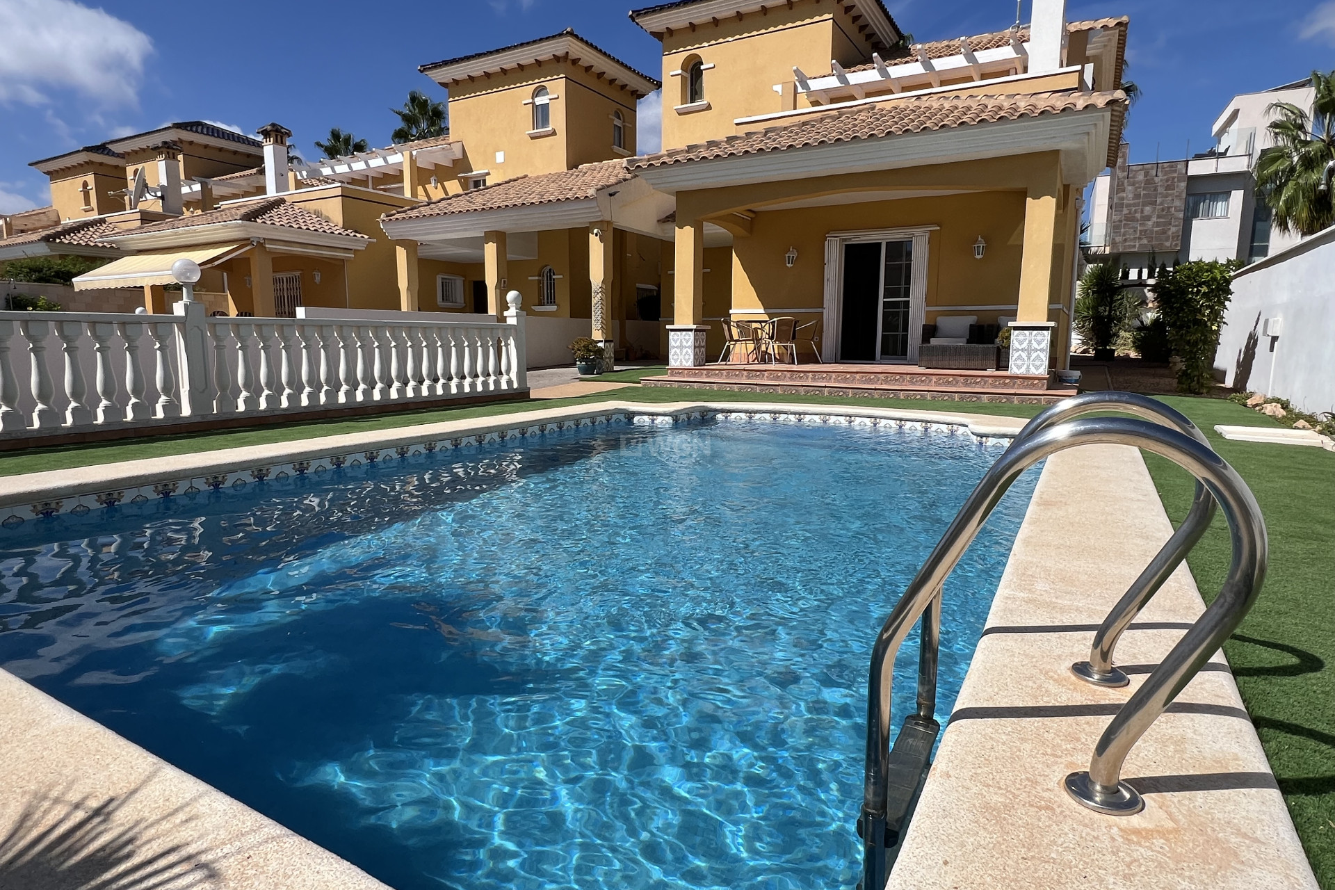 Resale - Villa - Orihuela Costa - Costa Blanca