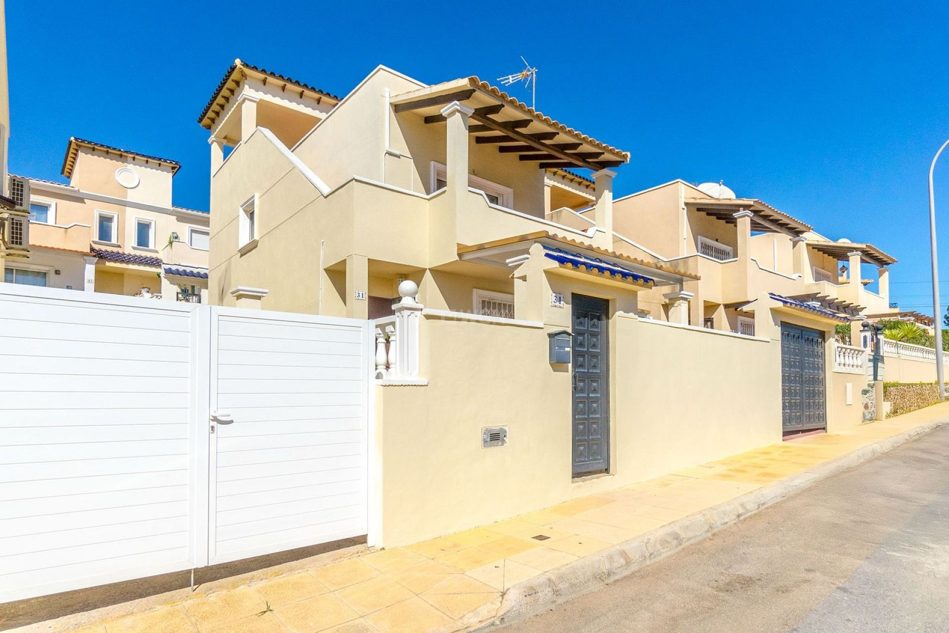Resale - Villa - Orihuela Costa - Costa Blanca
