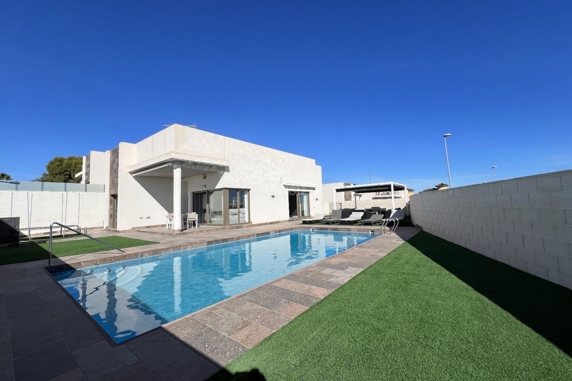 Resale - Villa - Orihuela Costa - Costa Blanca