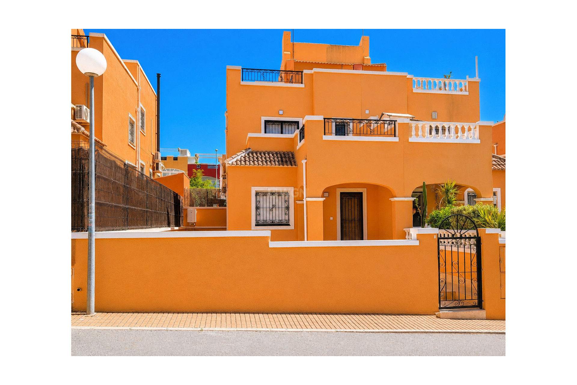 Resale - Villa - Orihuela Costa - Costa Blanca