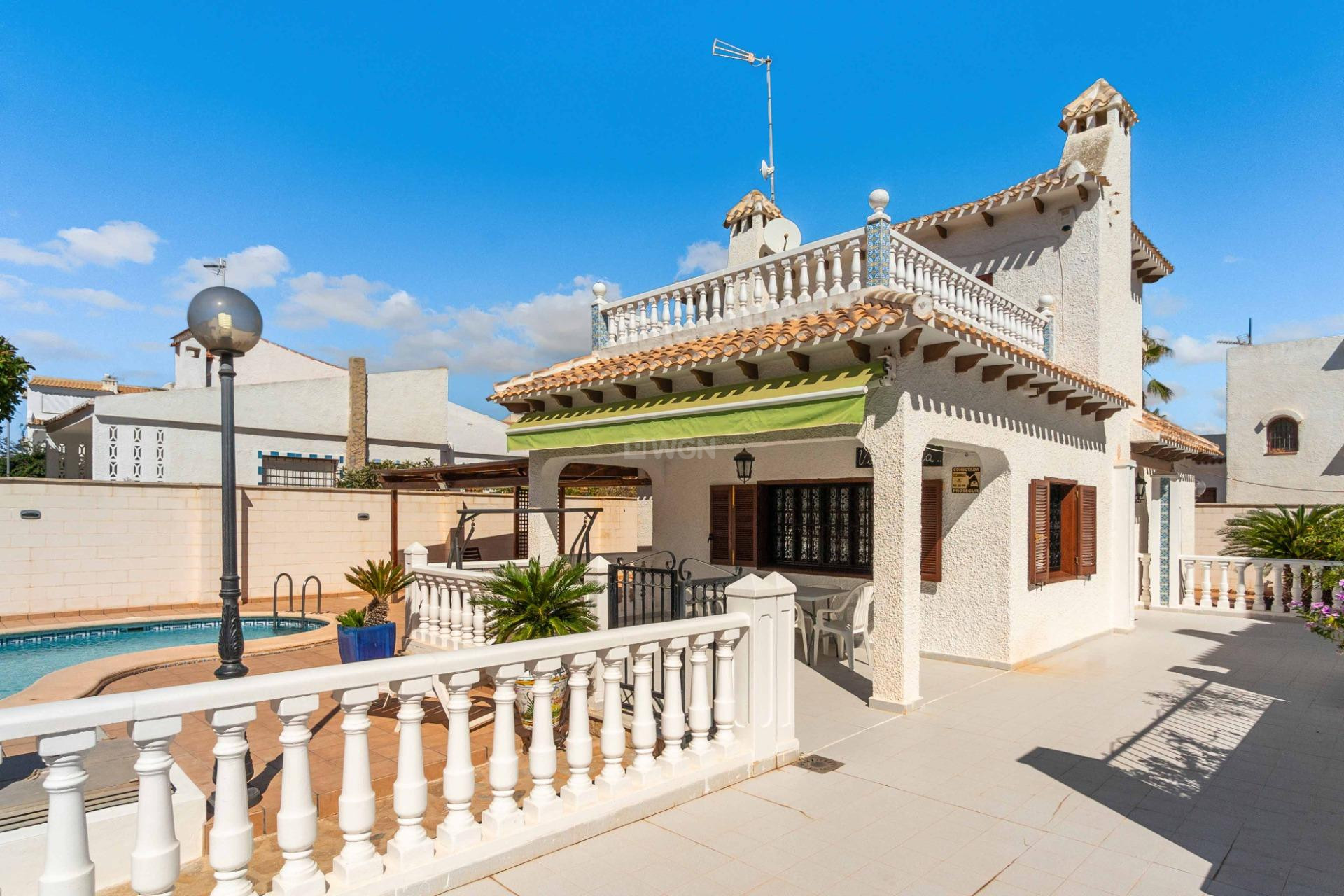 Resale - Villa - Orihuela Costa - La Zenia