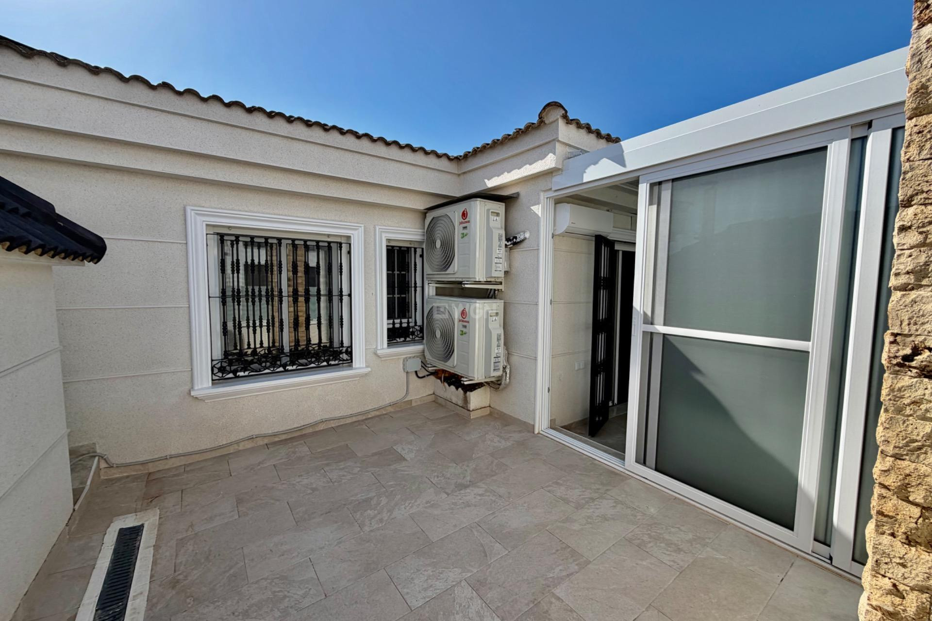 Resale - Villa - Orihuela Costa - La Zenia