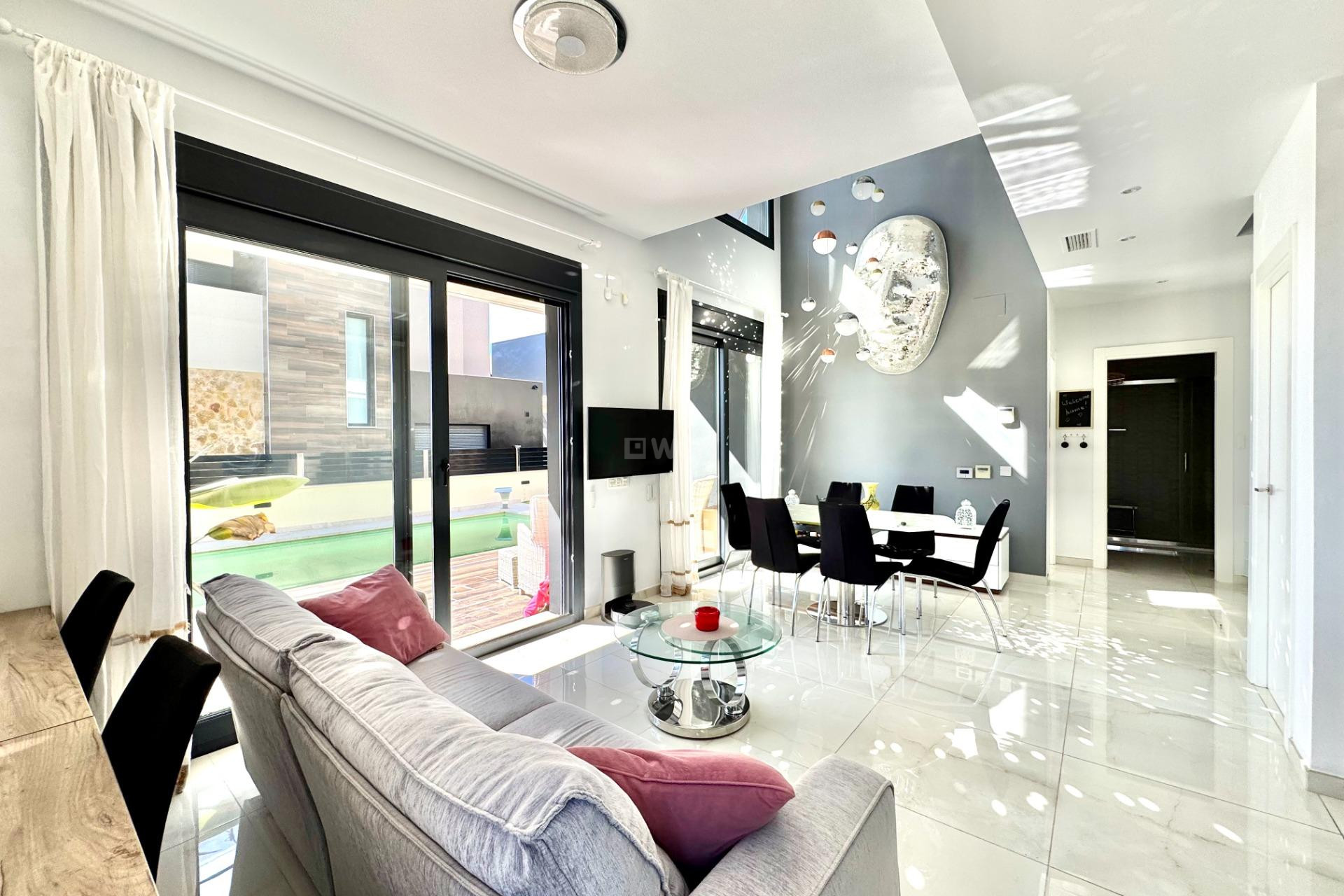 Resale - Villa - Orihuela Costa - Lomas de Cabo Roig