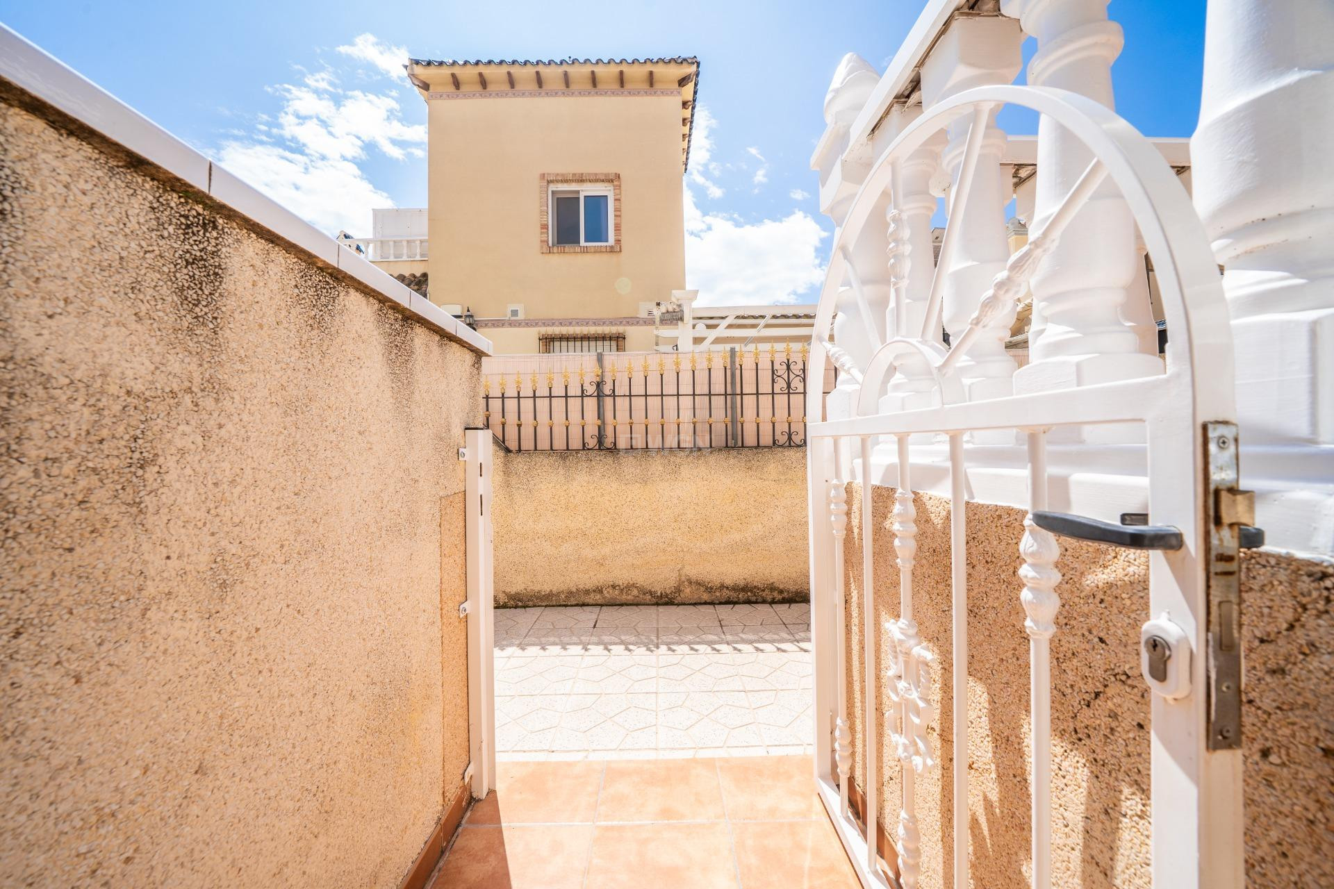 Resale - Villa - Orihuela Costa - Los Almendros-la Florida