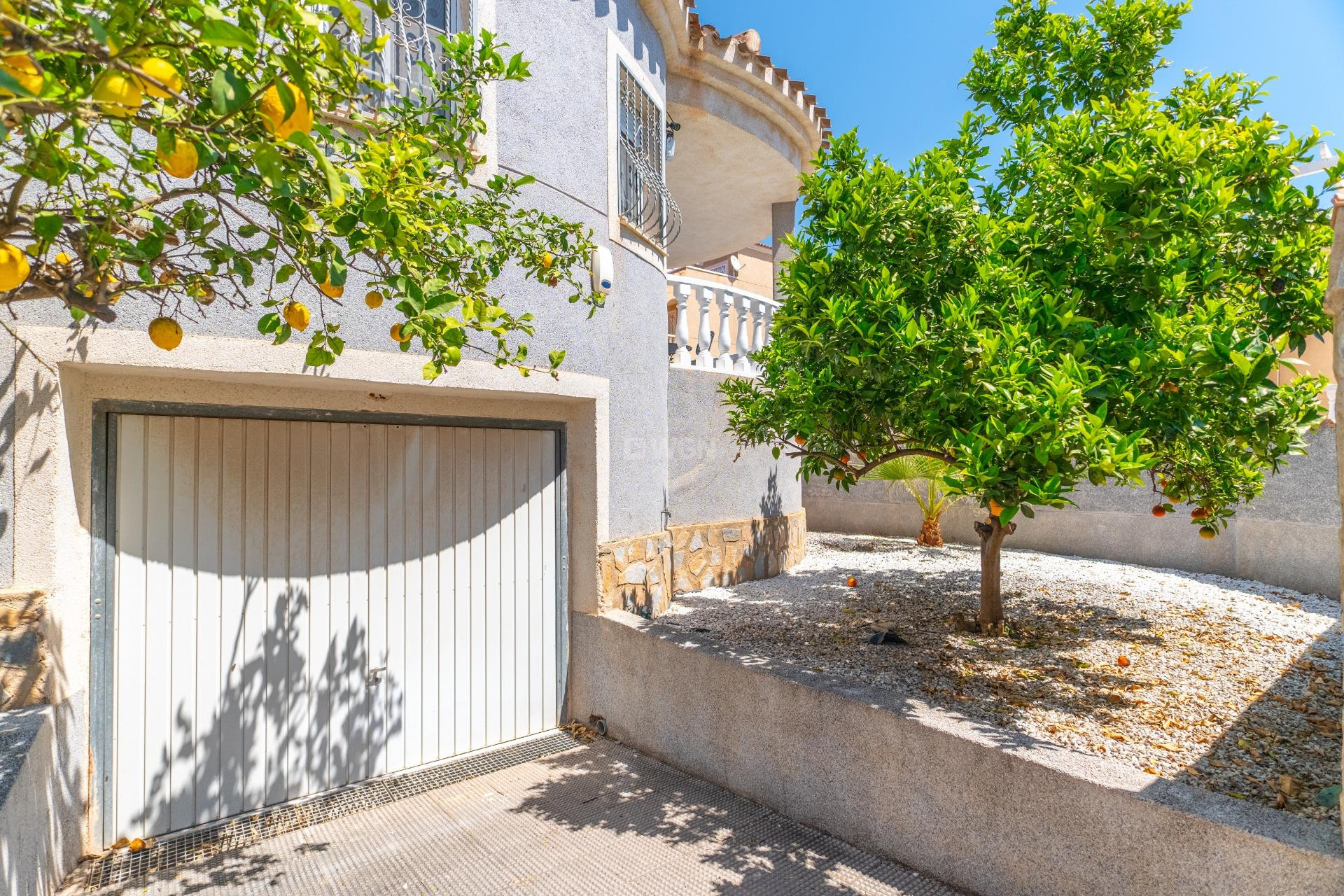 Resale - Villa - Orihuela Costa - Playa Flamenca Norte