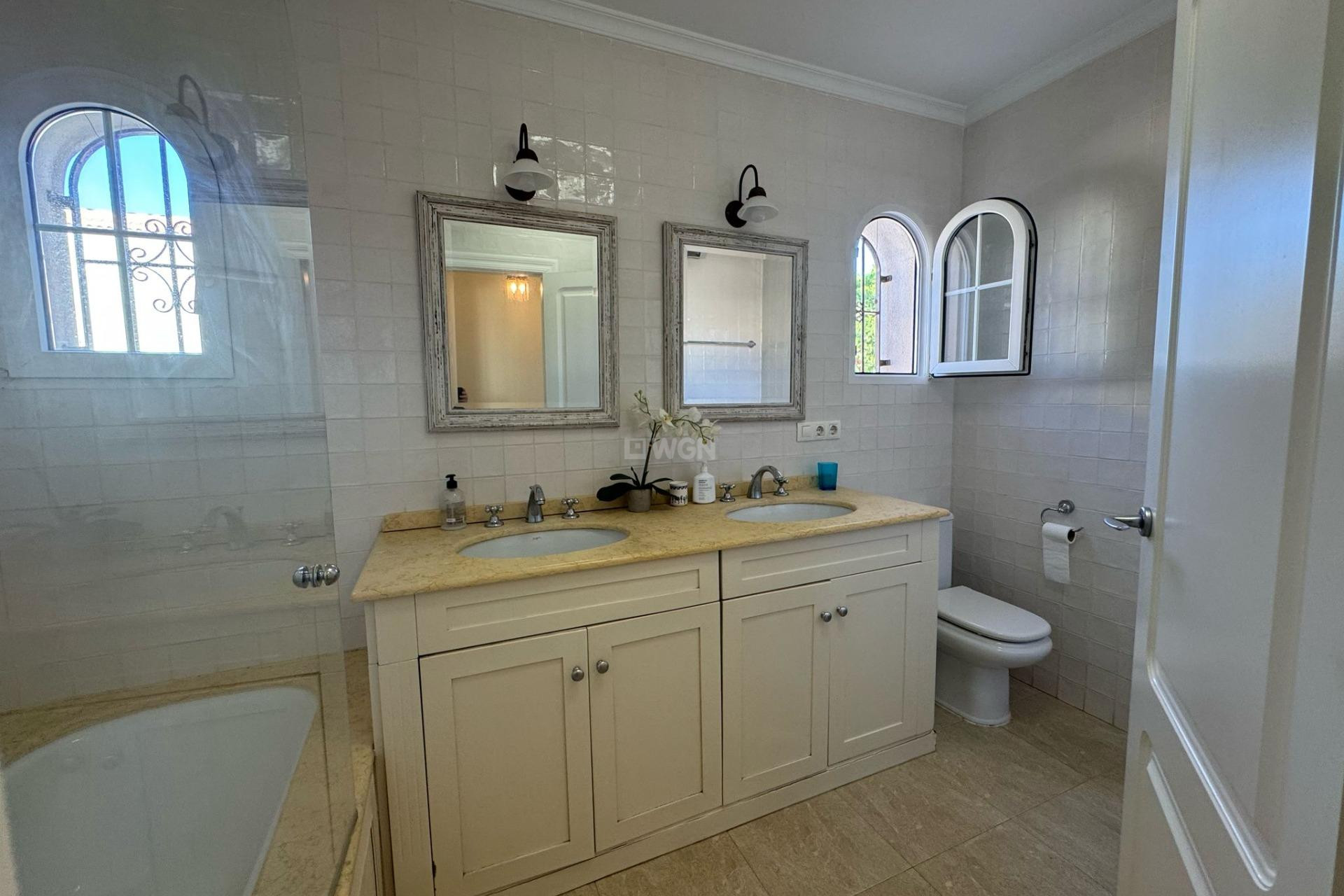 Resale - Villa - Orihuela Costa - Playa Flamenca