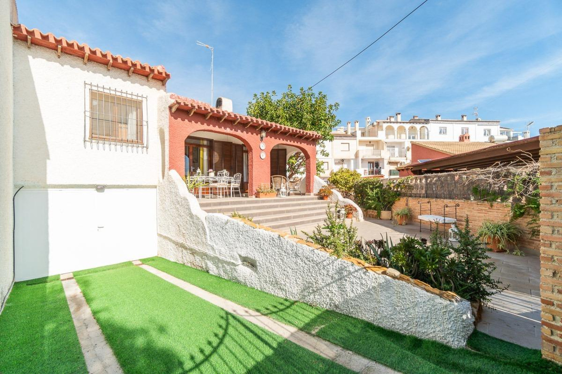 Resale - Villa - Orihuela Costa - Punta Prima