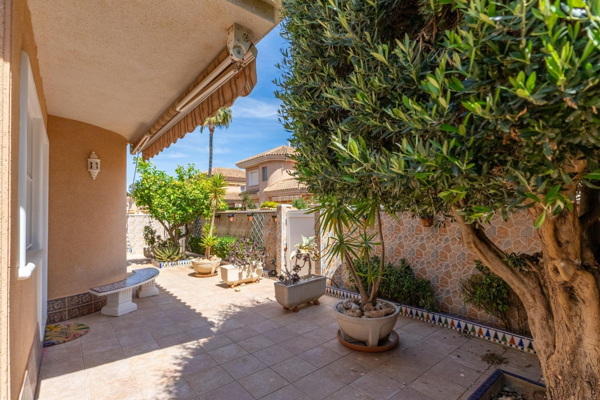 Resale - Villa - Orihuela Costa - Punta Prima