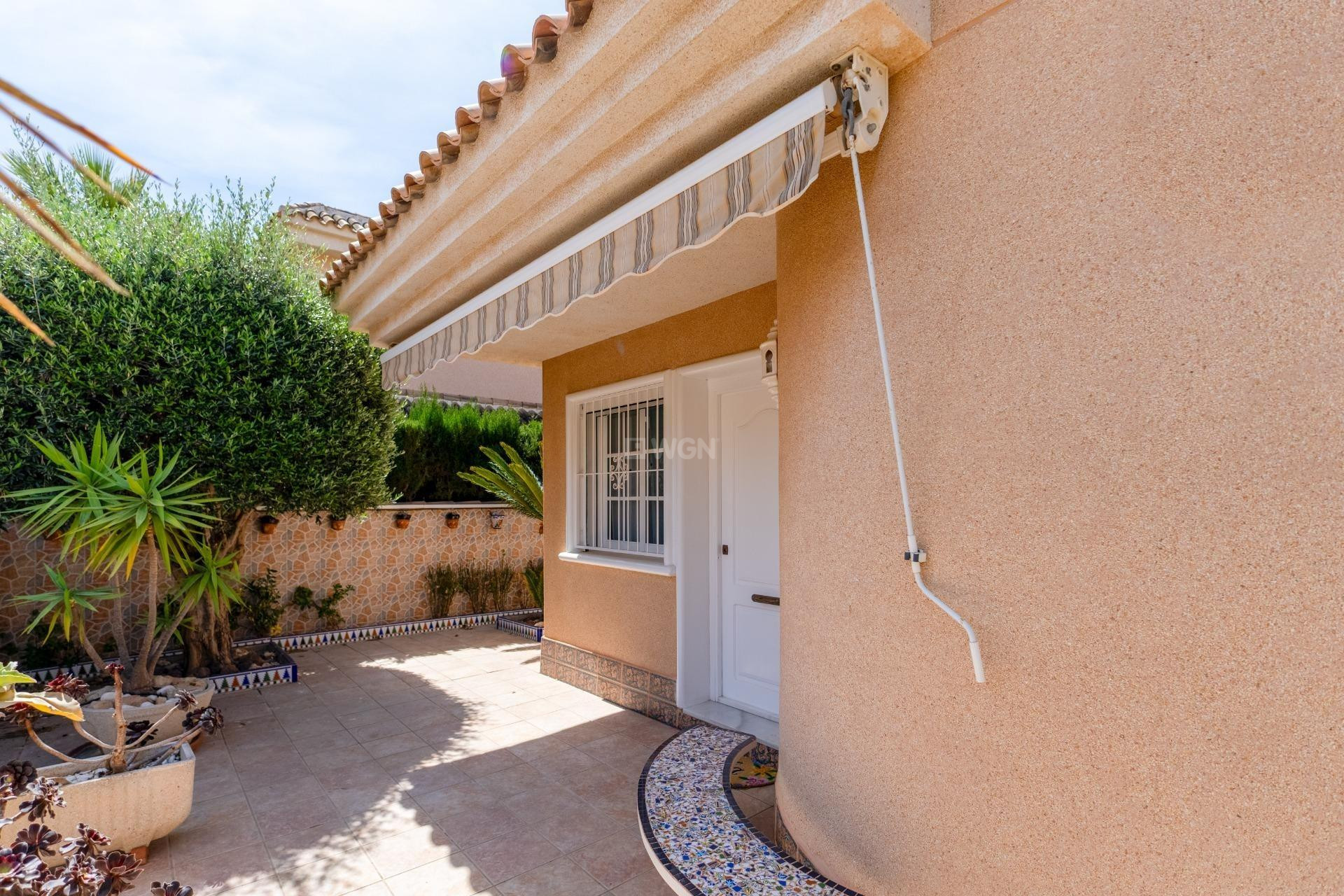 Resale - Villa - Orihuela Costa - Punta Prima