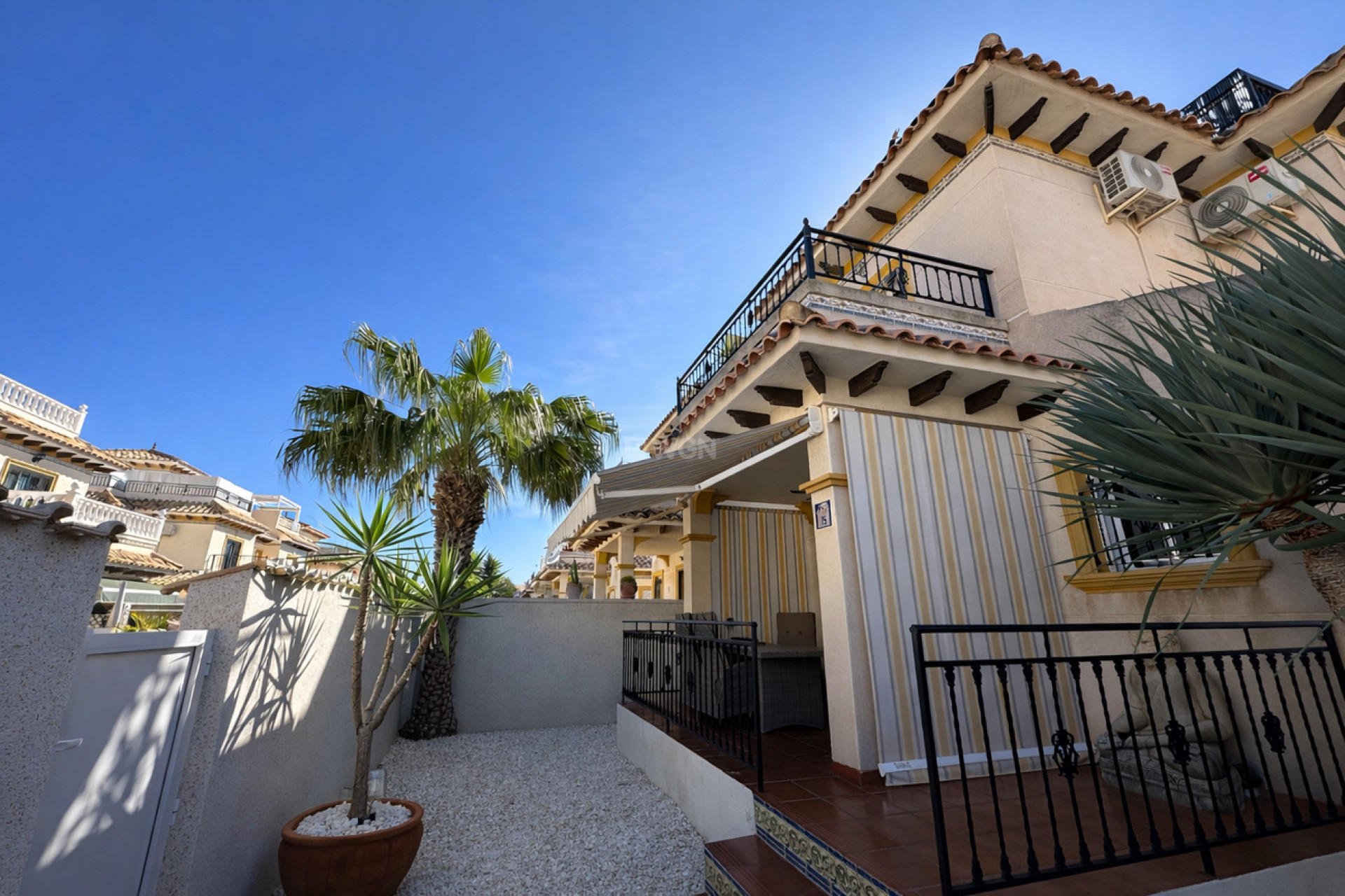 Resale - Villa - Orihuela Costa - Villa's San Jose IV