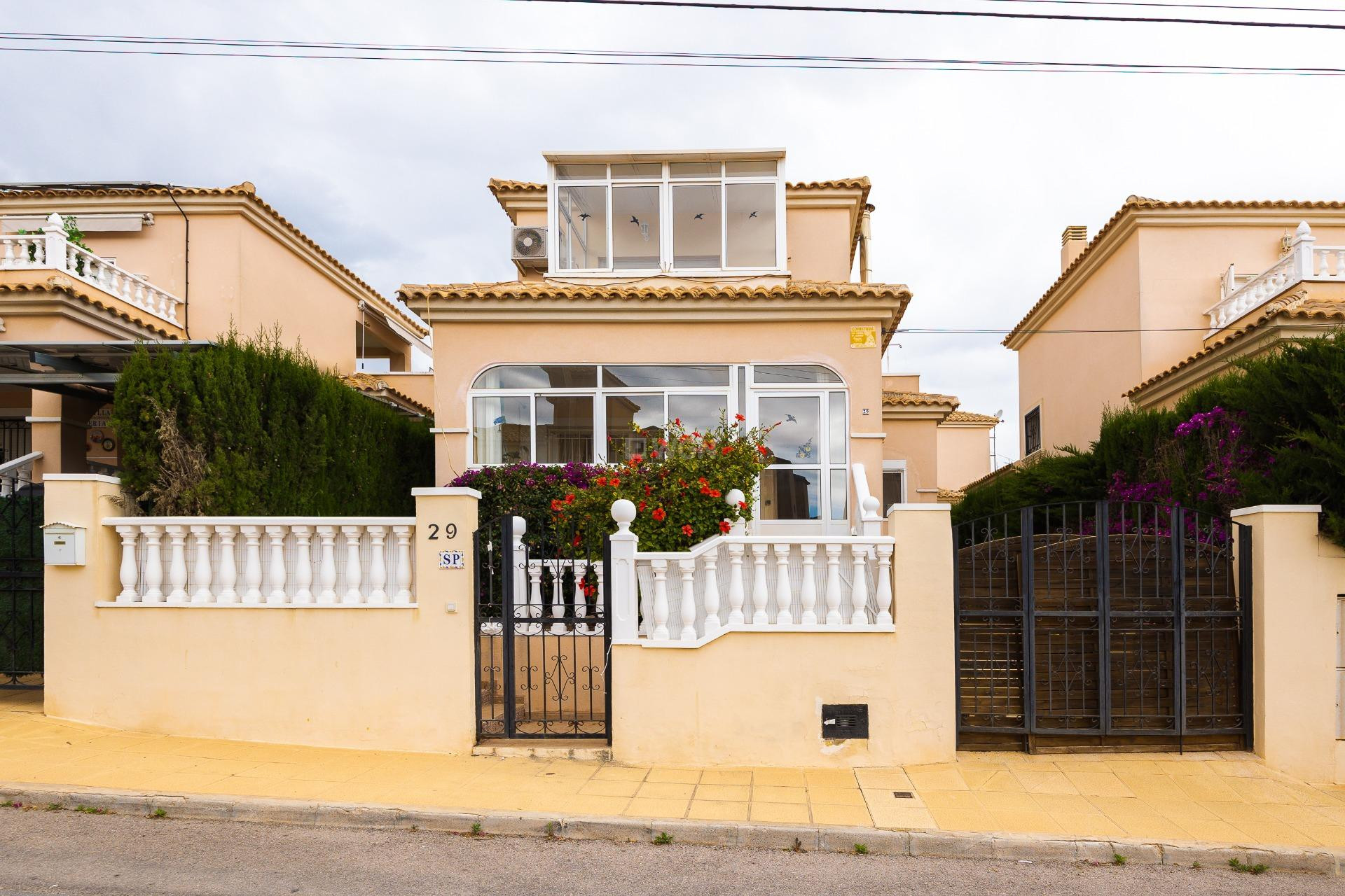 Resale - Villa - Orihuela Costa - Villamartín-las Filipinas