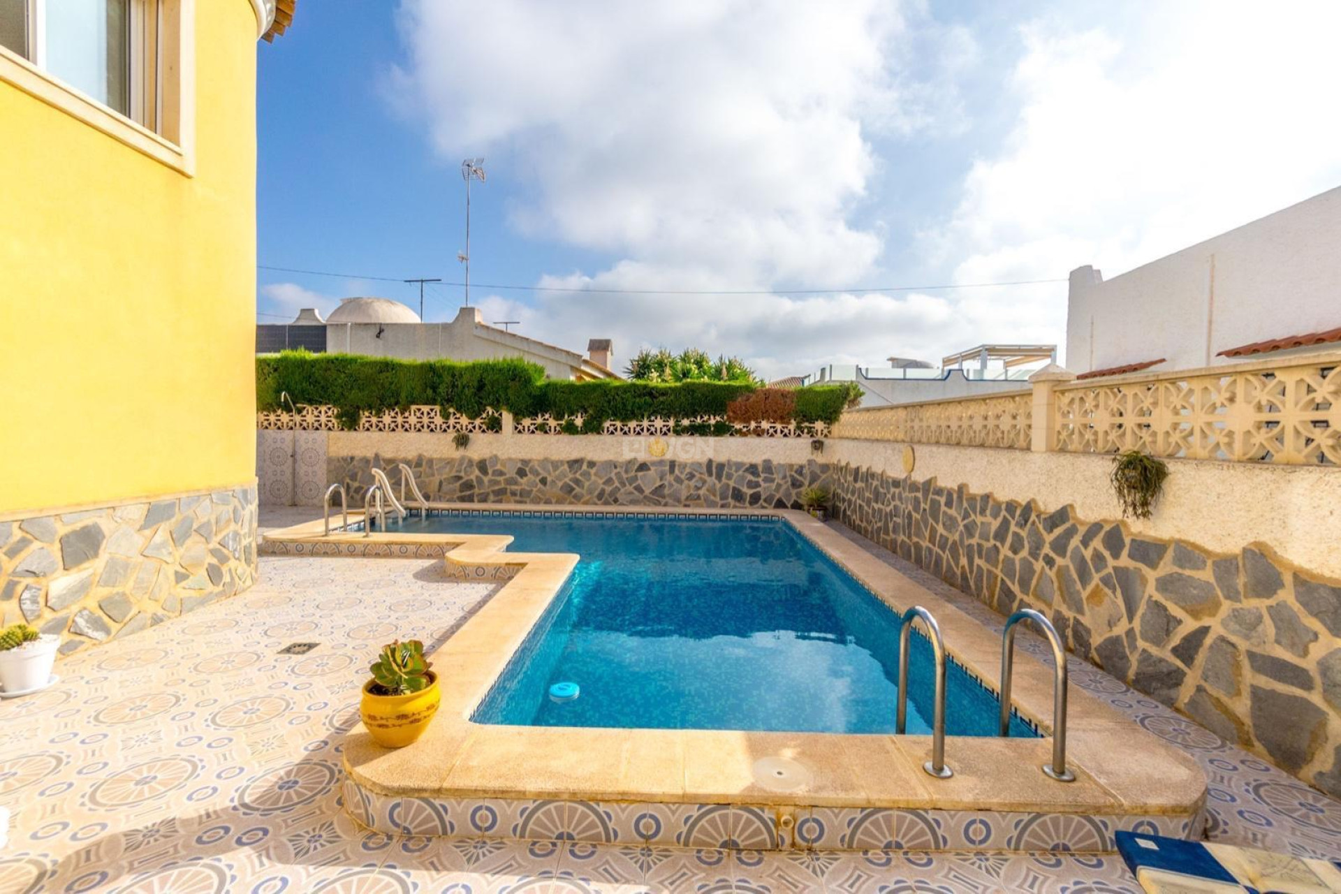 Resale - Villa - Orihuela Costa - Villamartín