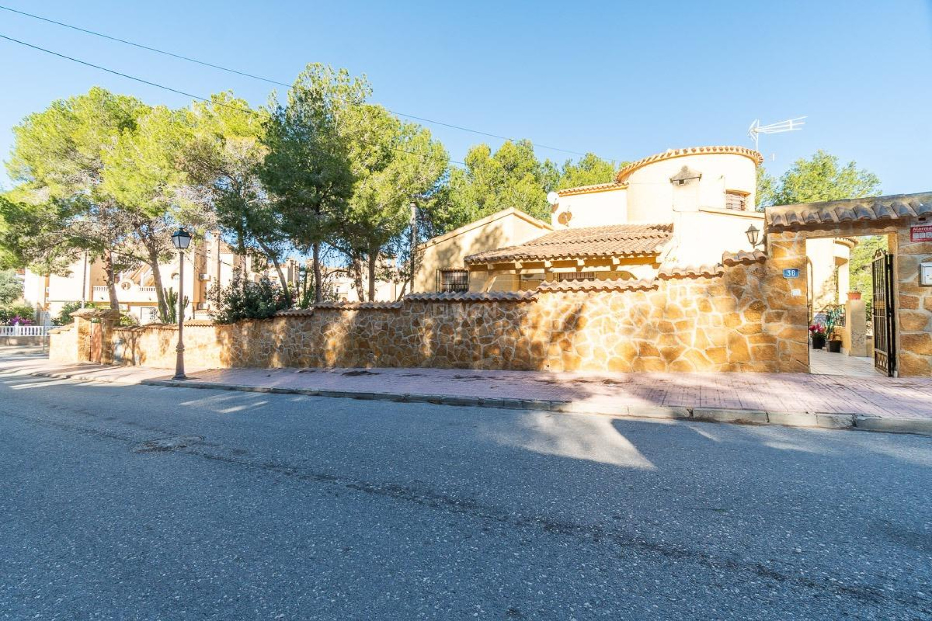 Resale - Villa - Orihuela Costa - Villamartín