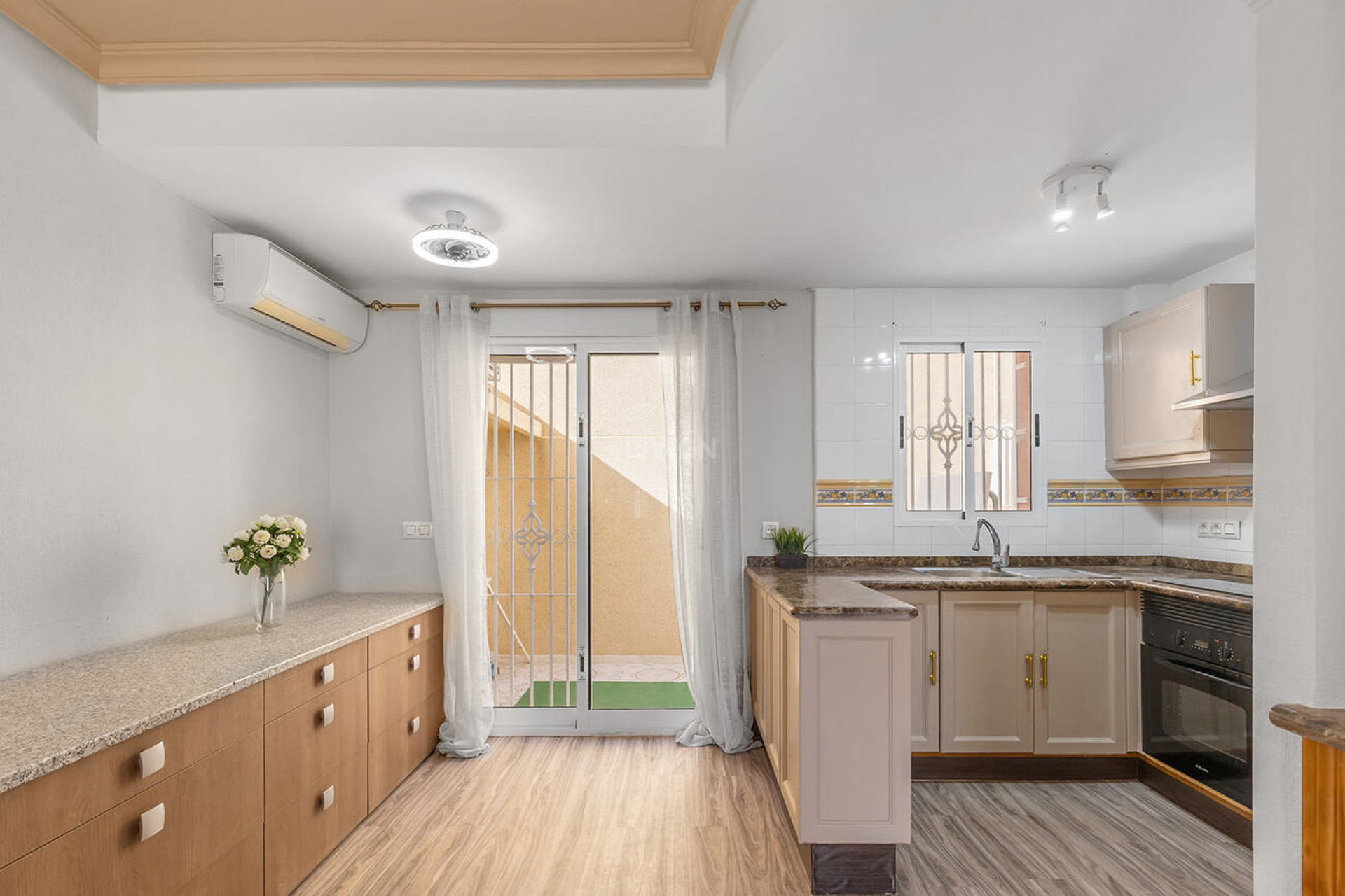 Resale - Villa - Orihuela Costa - Villamartín