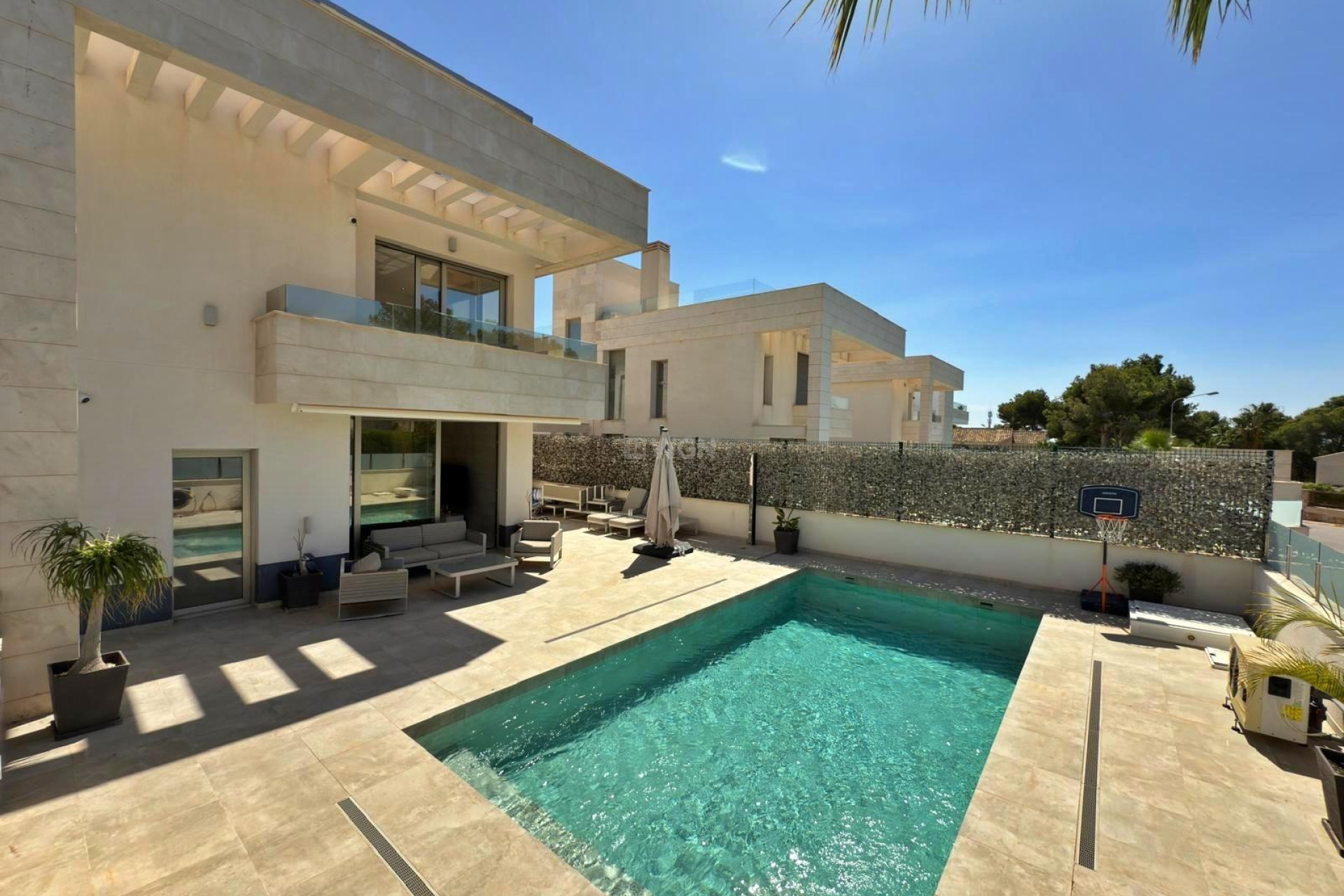 Resale - Villa - Orihuela Costa - Villamartín