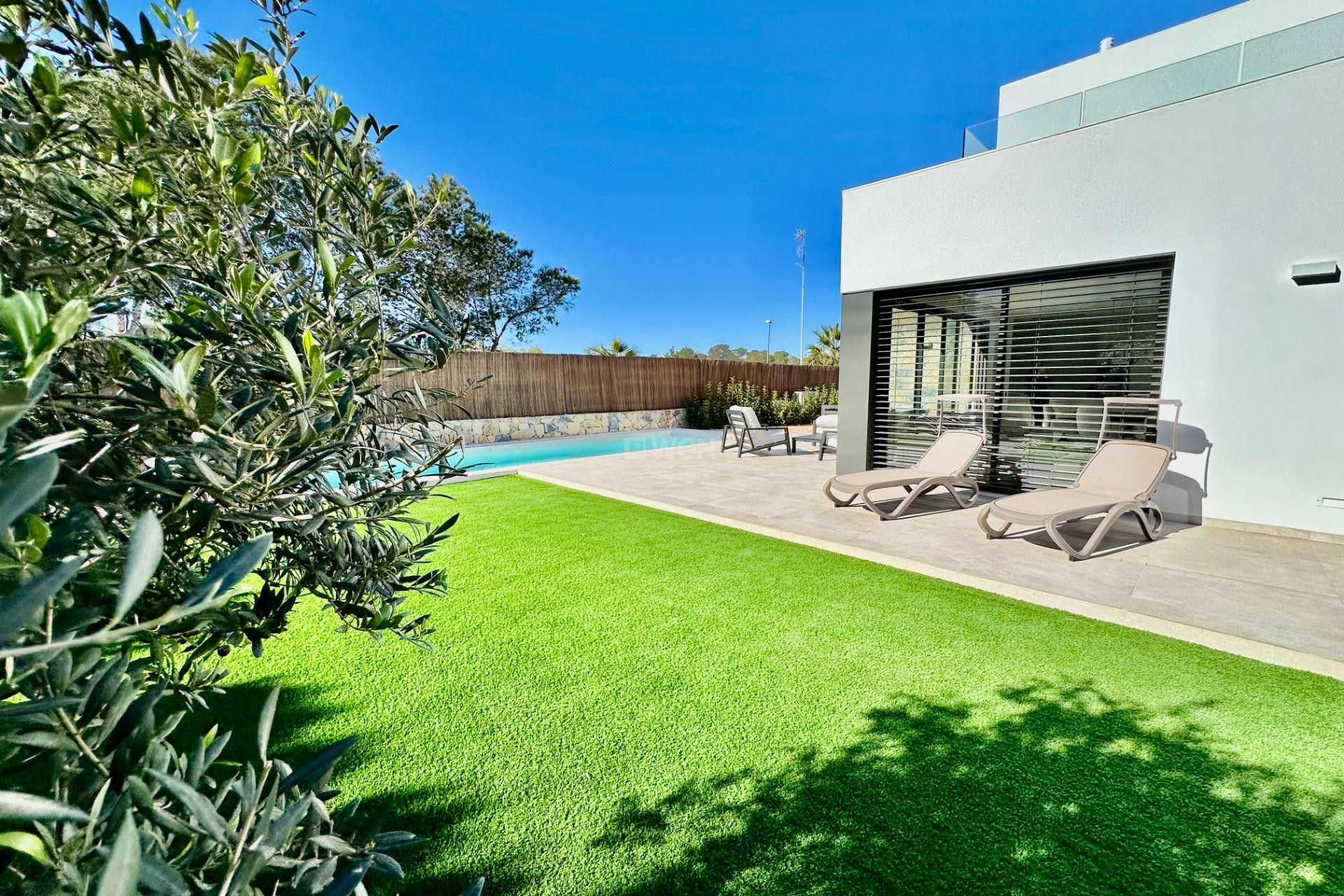 Resale - Villa - Orihuela - Las Colinas Golf