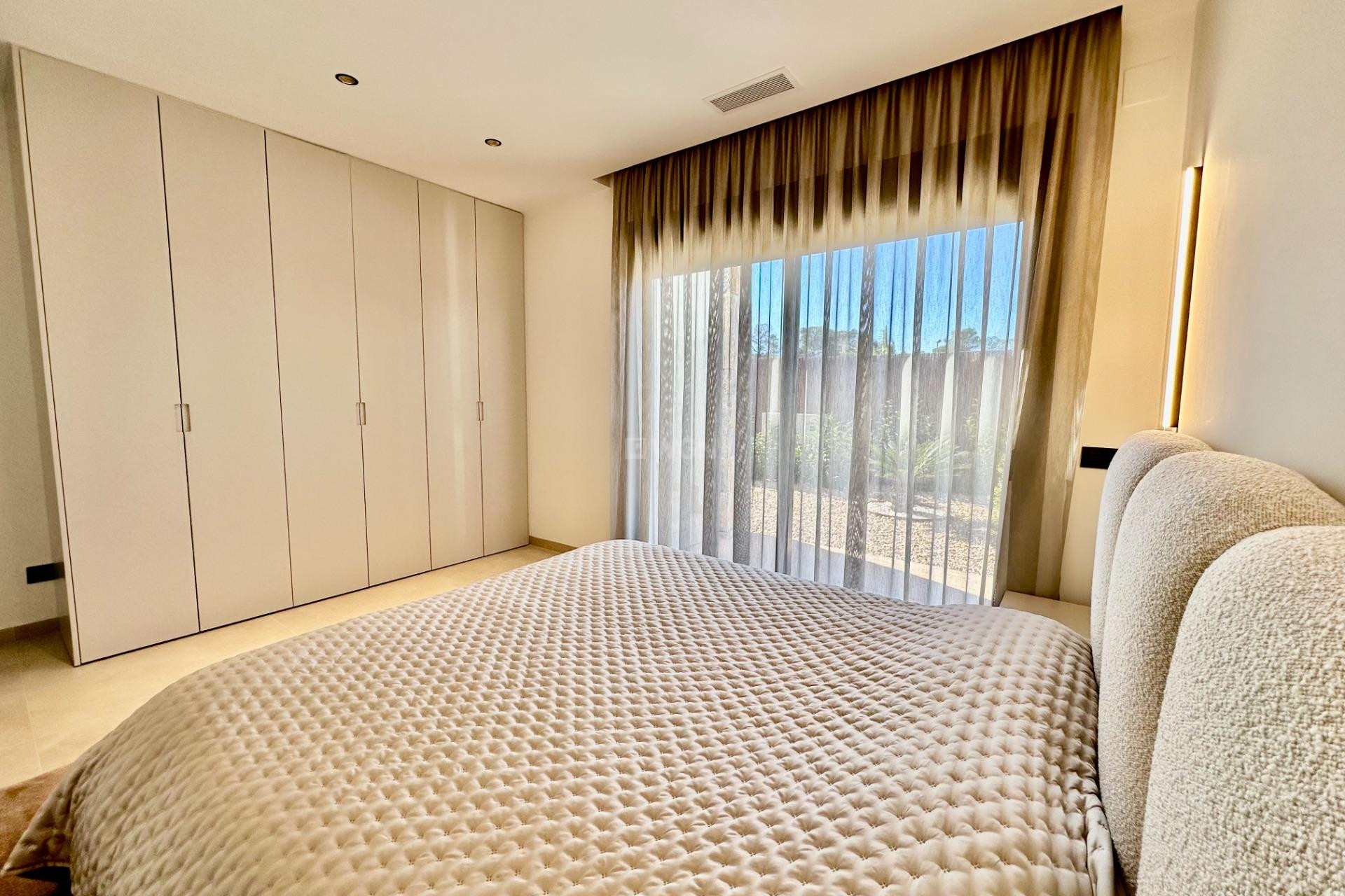 Resale - Villa - Orihuela - Las Colinas Golf