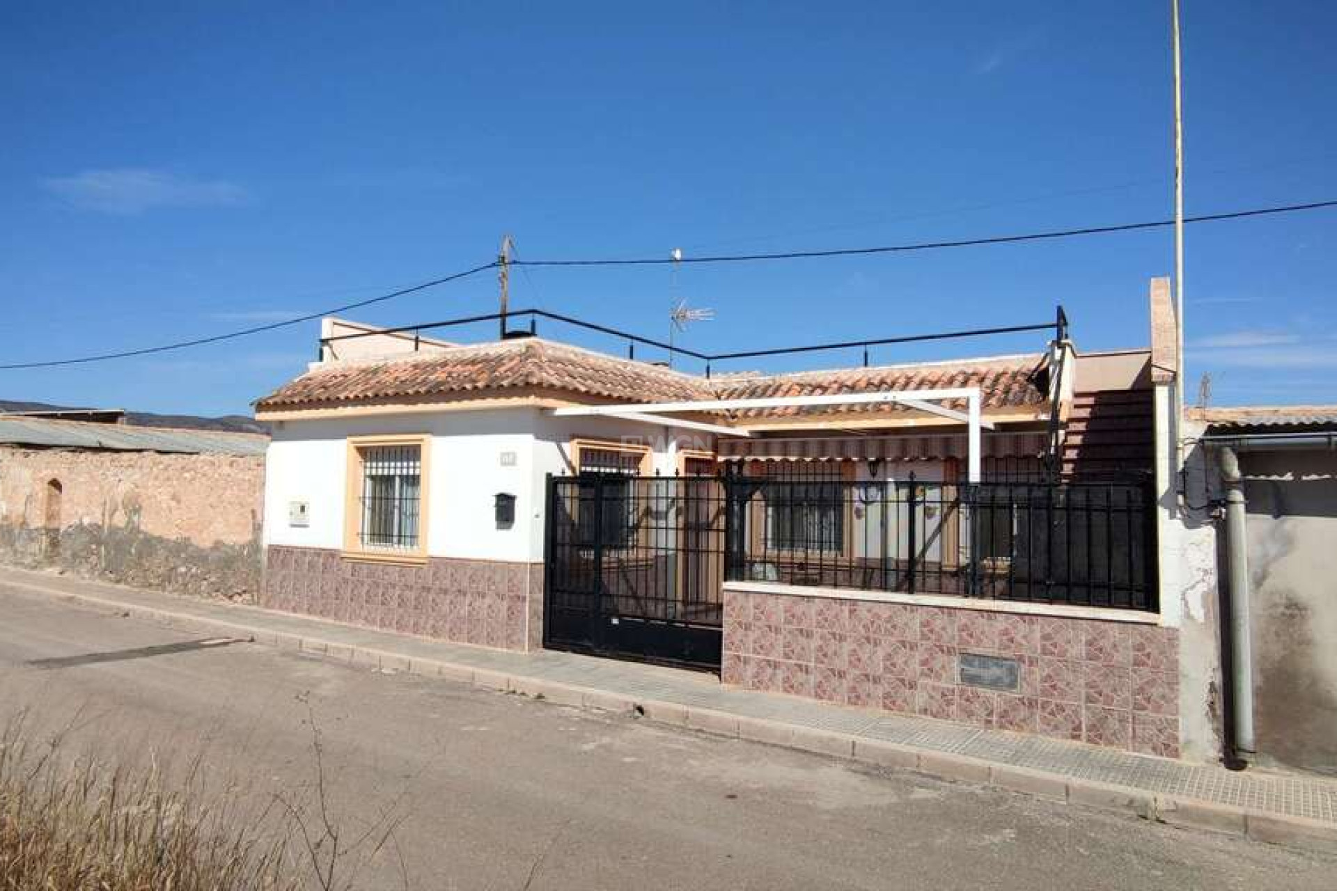 Resale - Villa - Pinoso - Inland