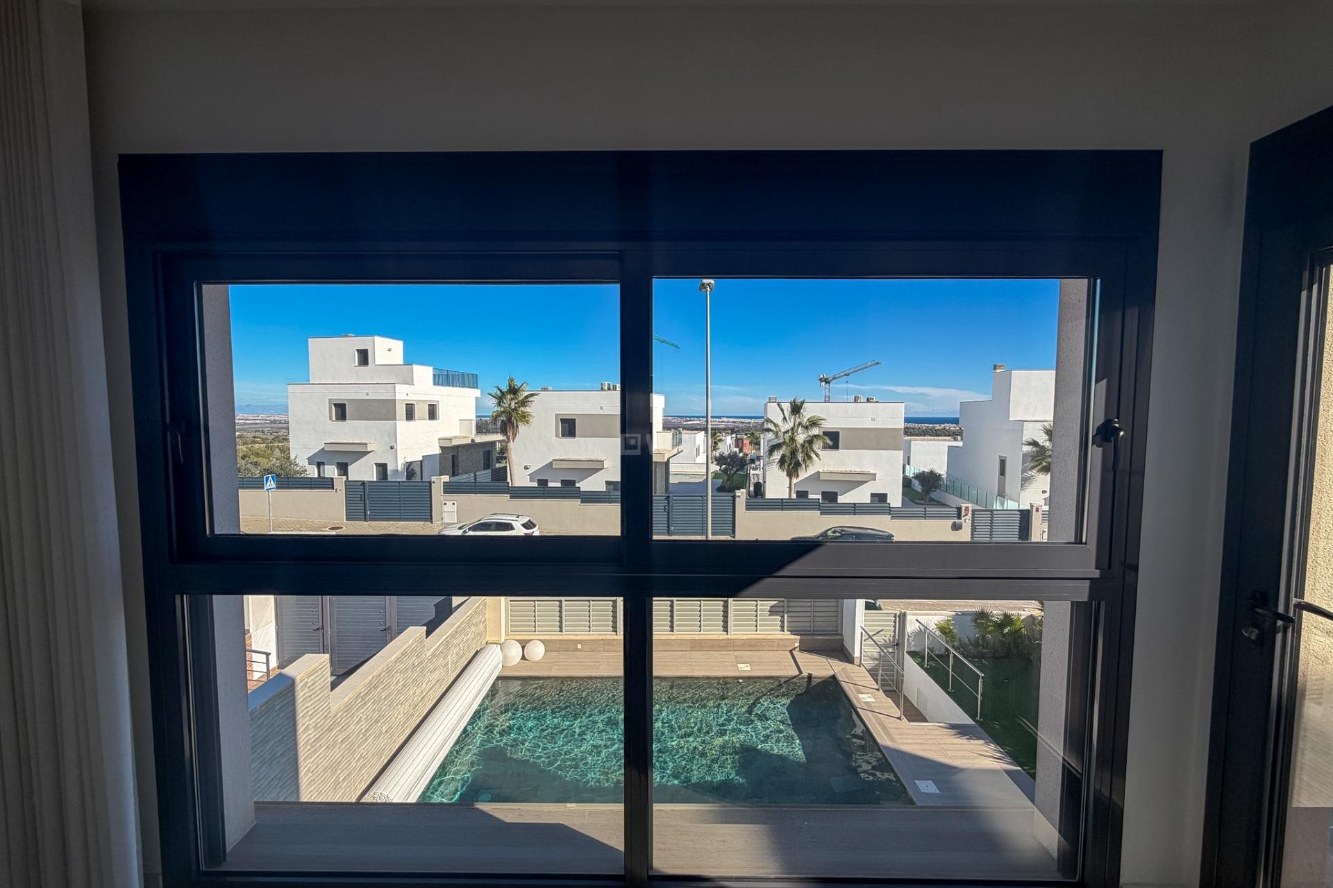 Resale - Villa - San Miguel de Salinas - Bellavista