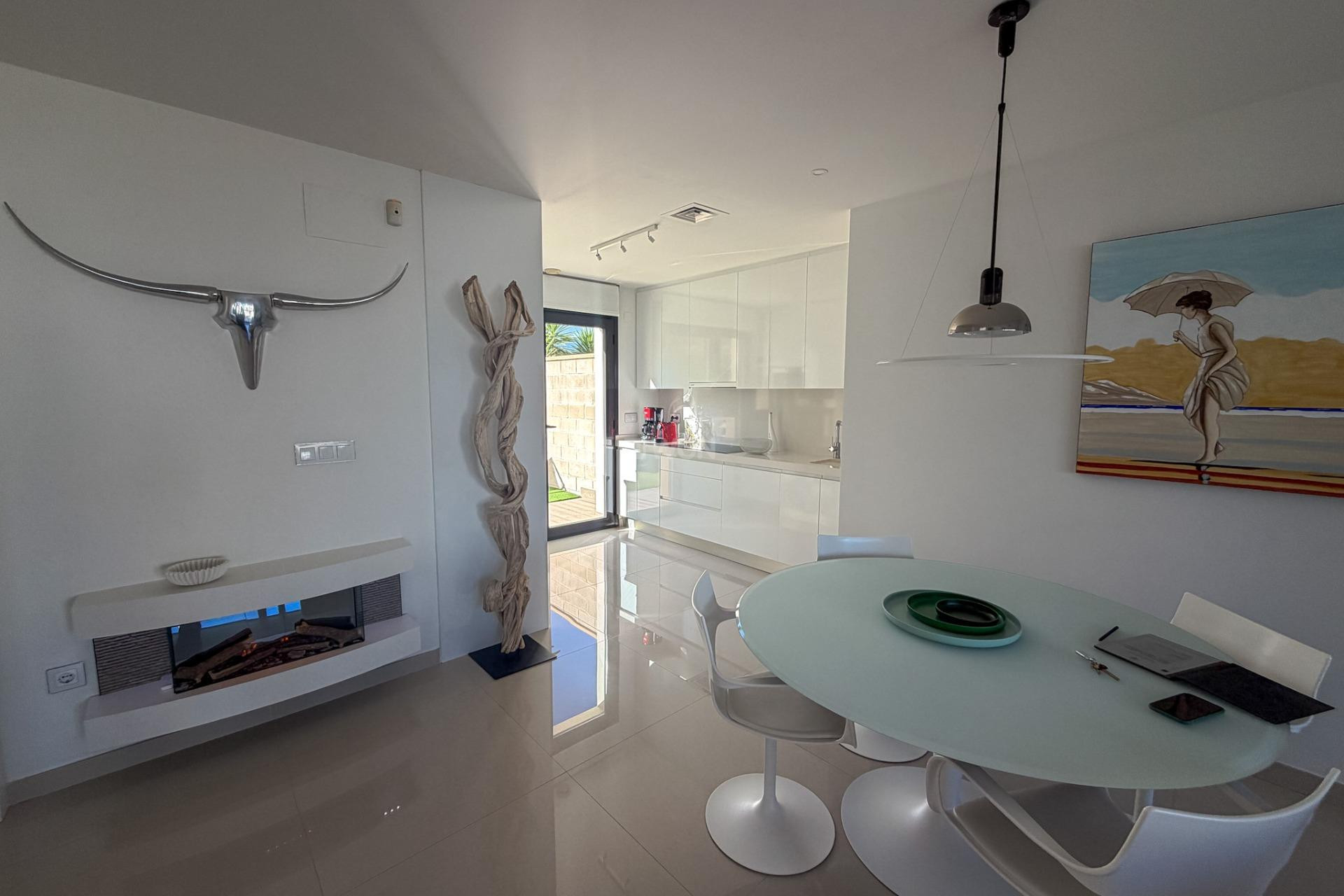 Resale - Villa - San Miguel de Salinas - Bellavista