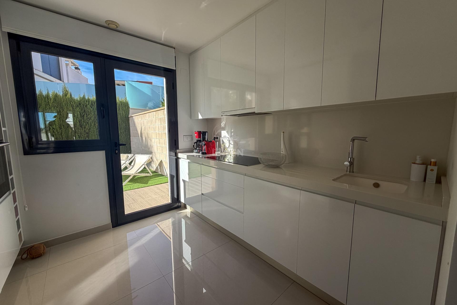 Resale - Villa - San Miguel de Salinas - Bellavista